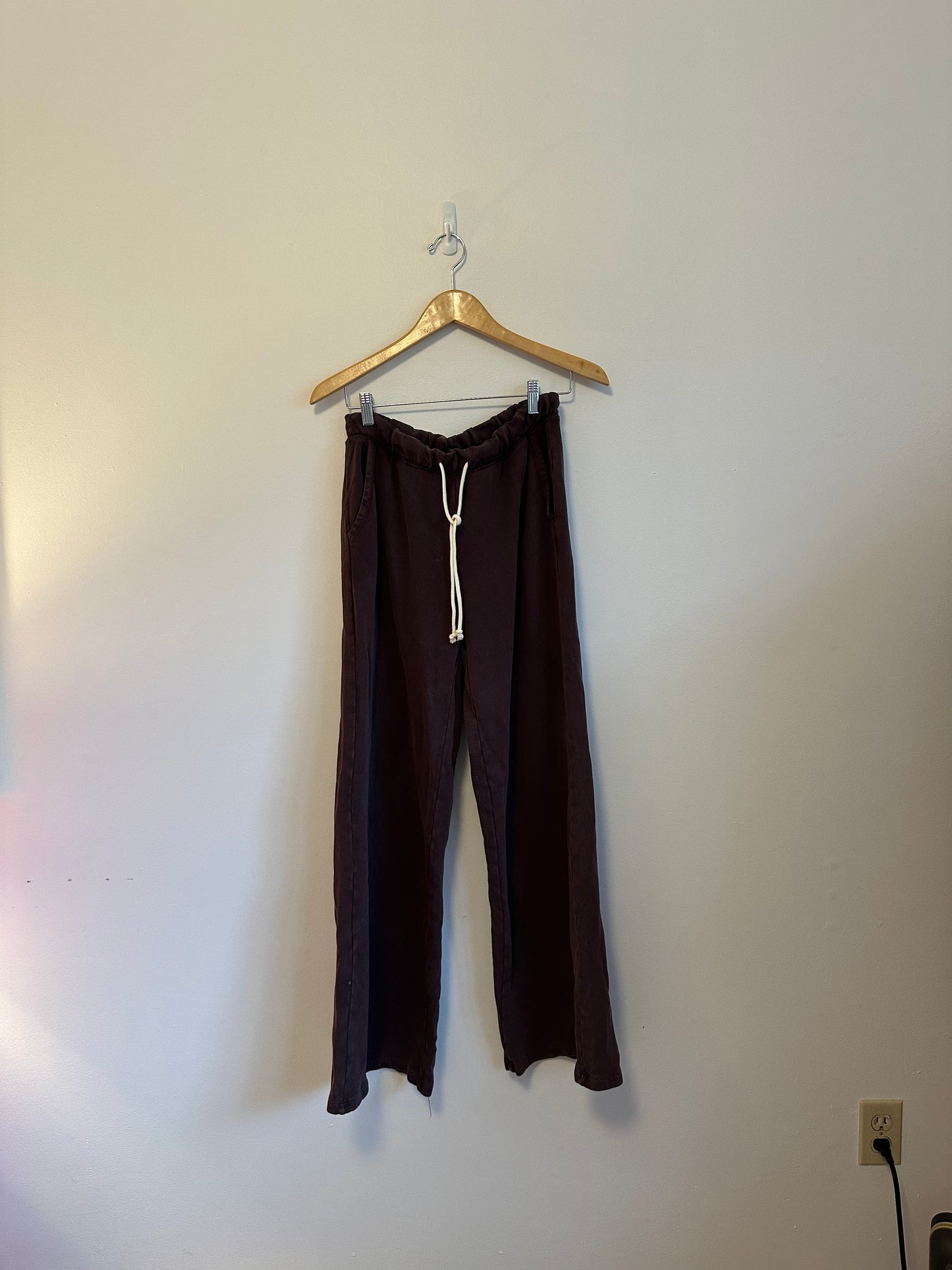 Z Supply NWT Hunter Knit Sweatpants in Chocolate Cherry | Size Small