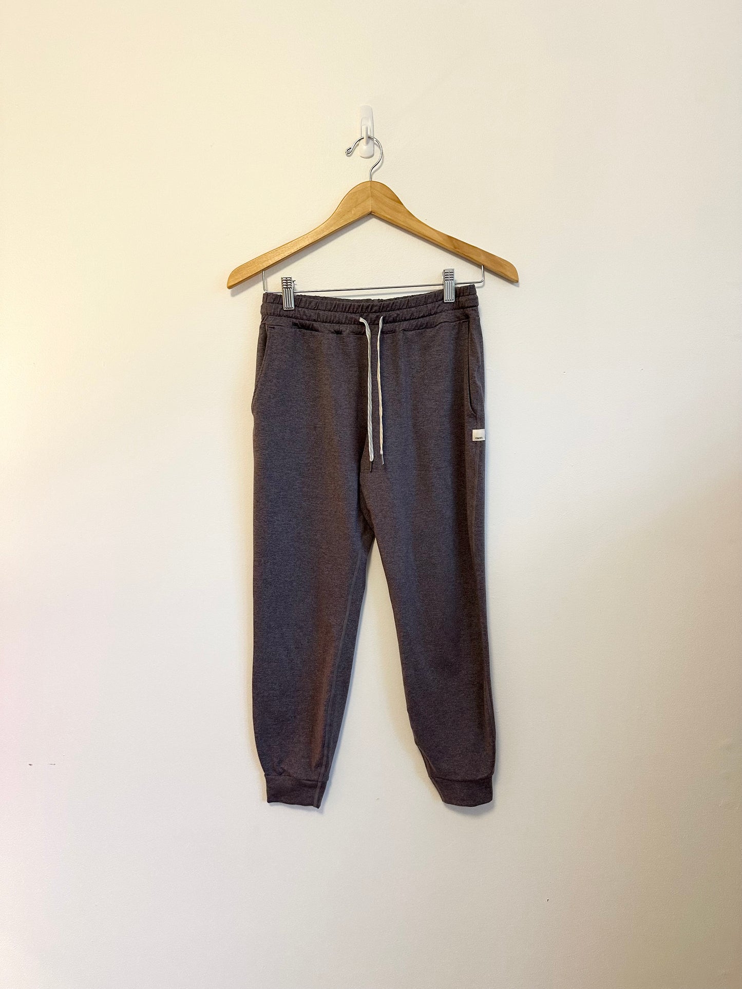 Vuori Performance Joggers in Heather Purple | Size XS