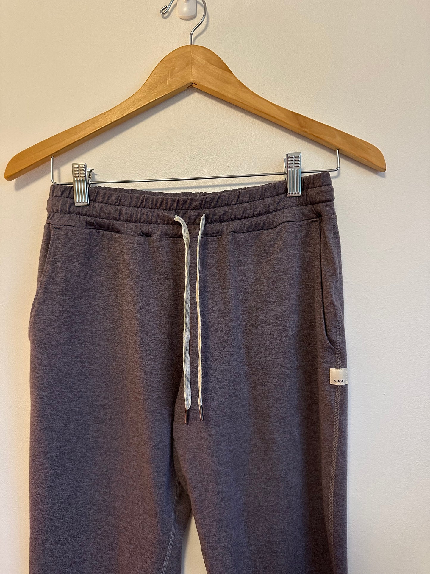Vuori Performance Joggers in Heather Purple | Size XS