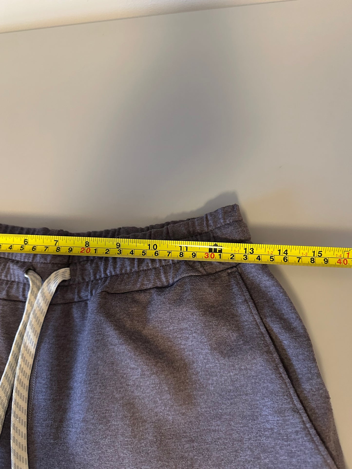 Vuori Performance Joggers in Heather Purple | Size XS
