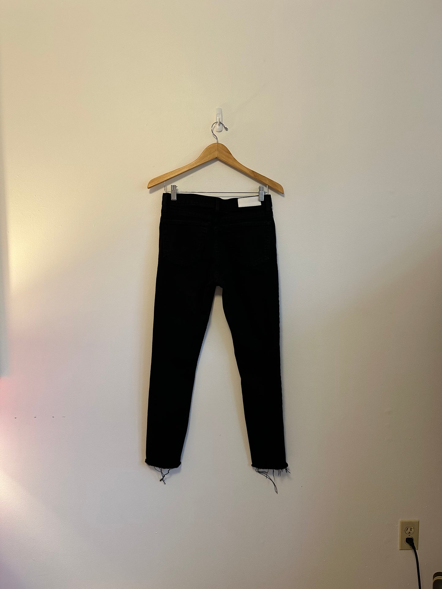 Re/Done Mid Rise Skinny Leg Jeans in Black | Size 27