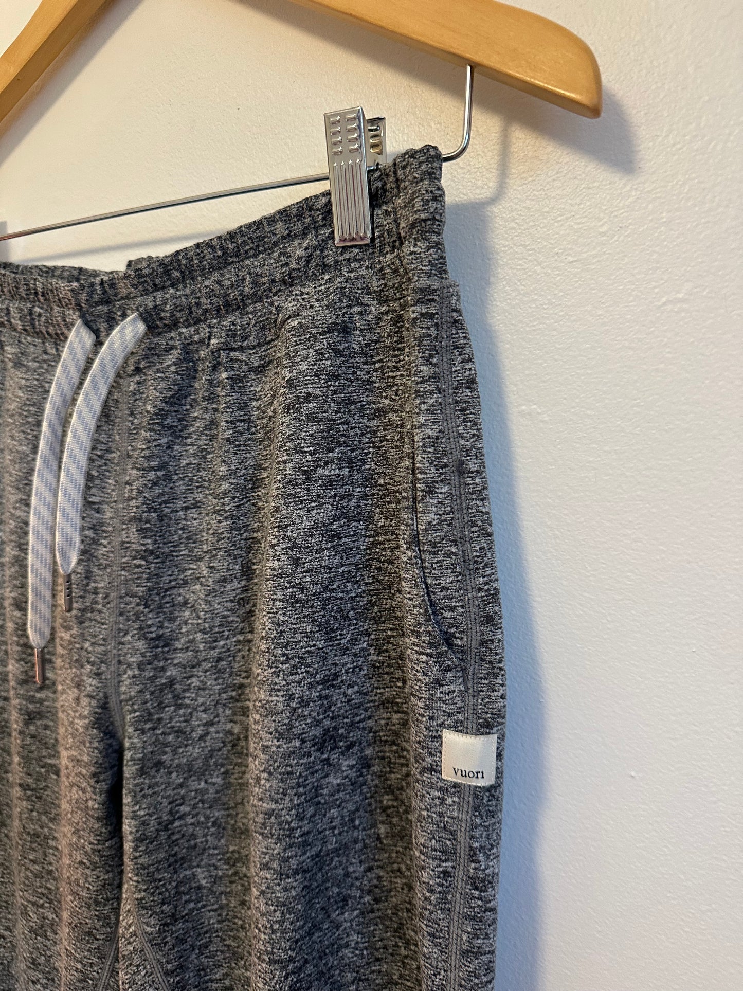 Vuori Performance Joggers in Heather Gray | Size XS