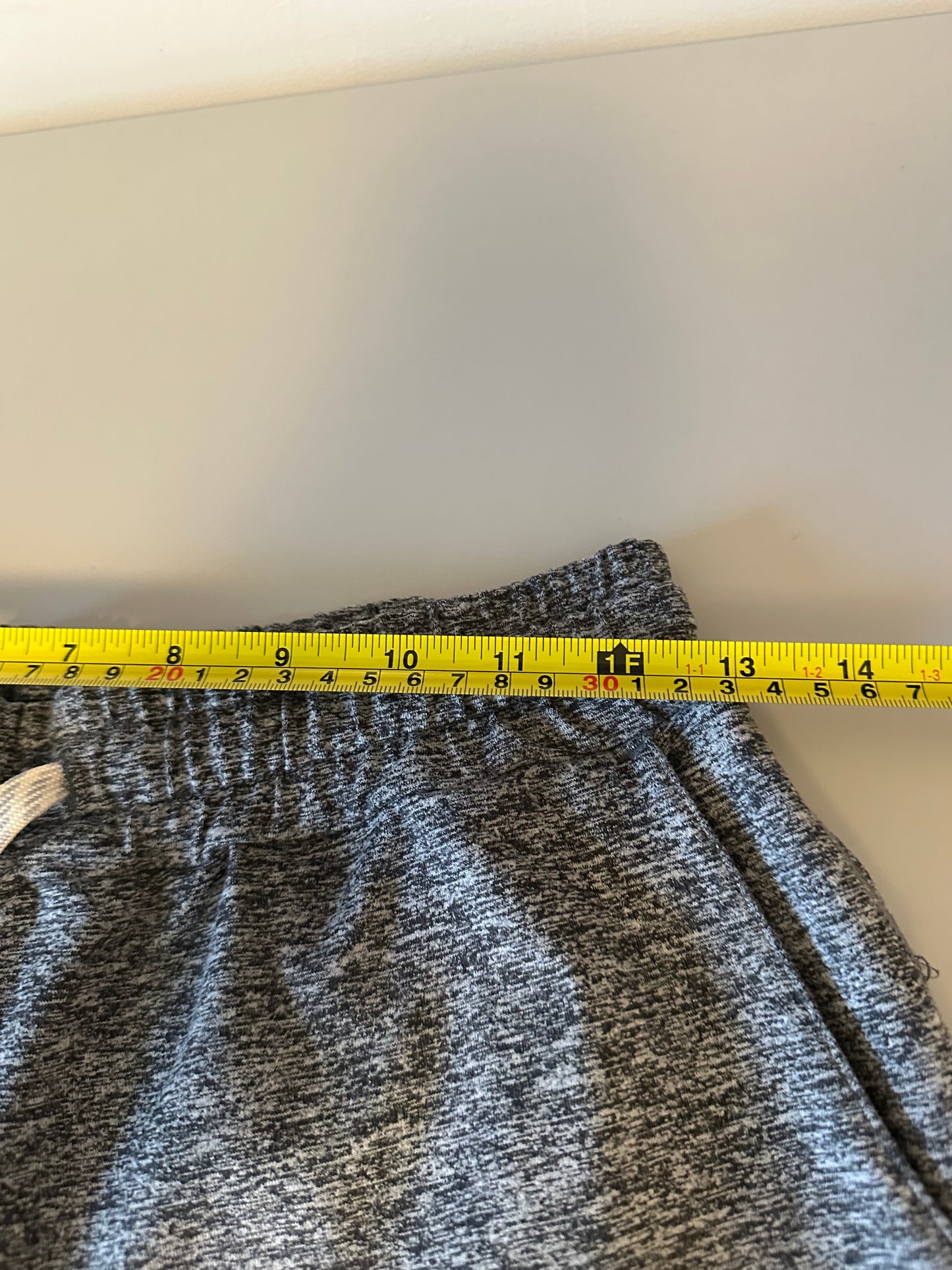 Vuori Performance Joggers in Heather Gray | Size XS
