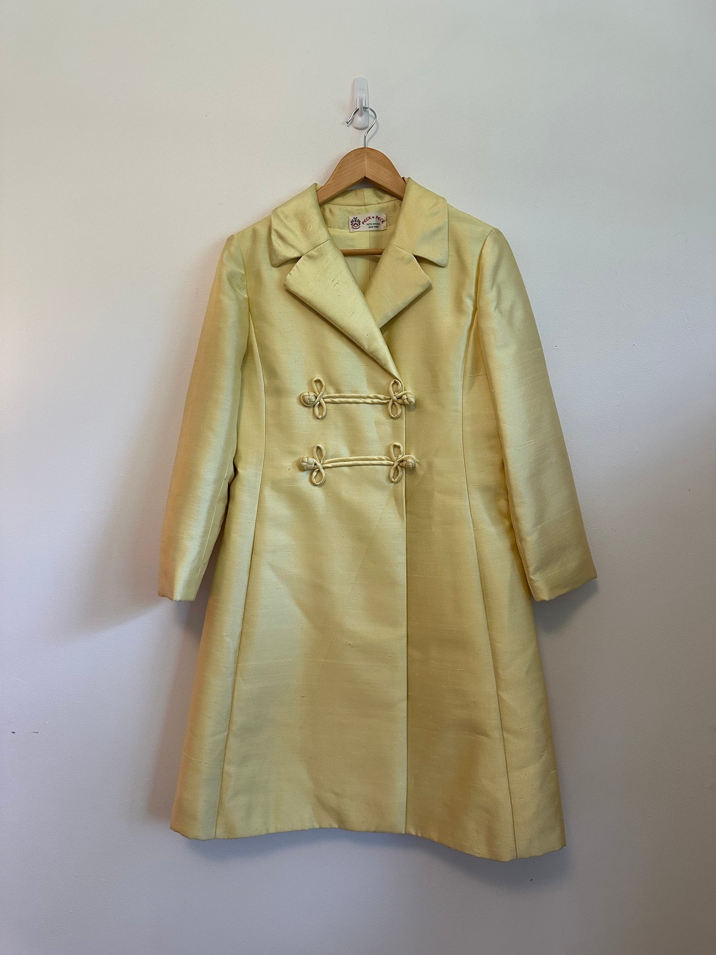 Vintage Peck & Peck Fifth Avenue Butter Yellow Silk Frog Closure Jacket