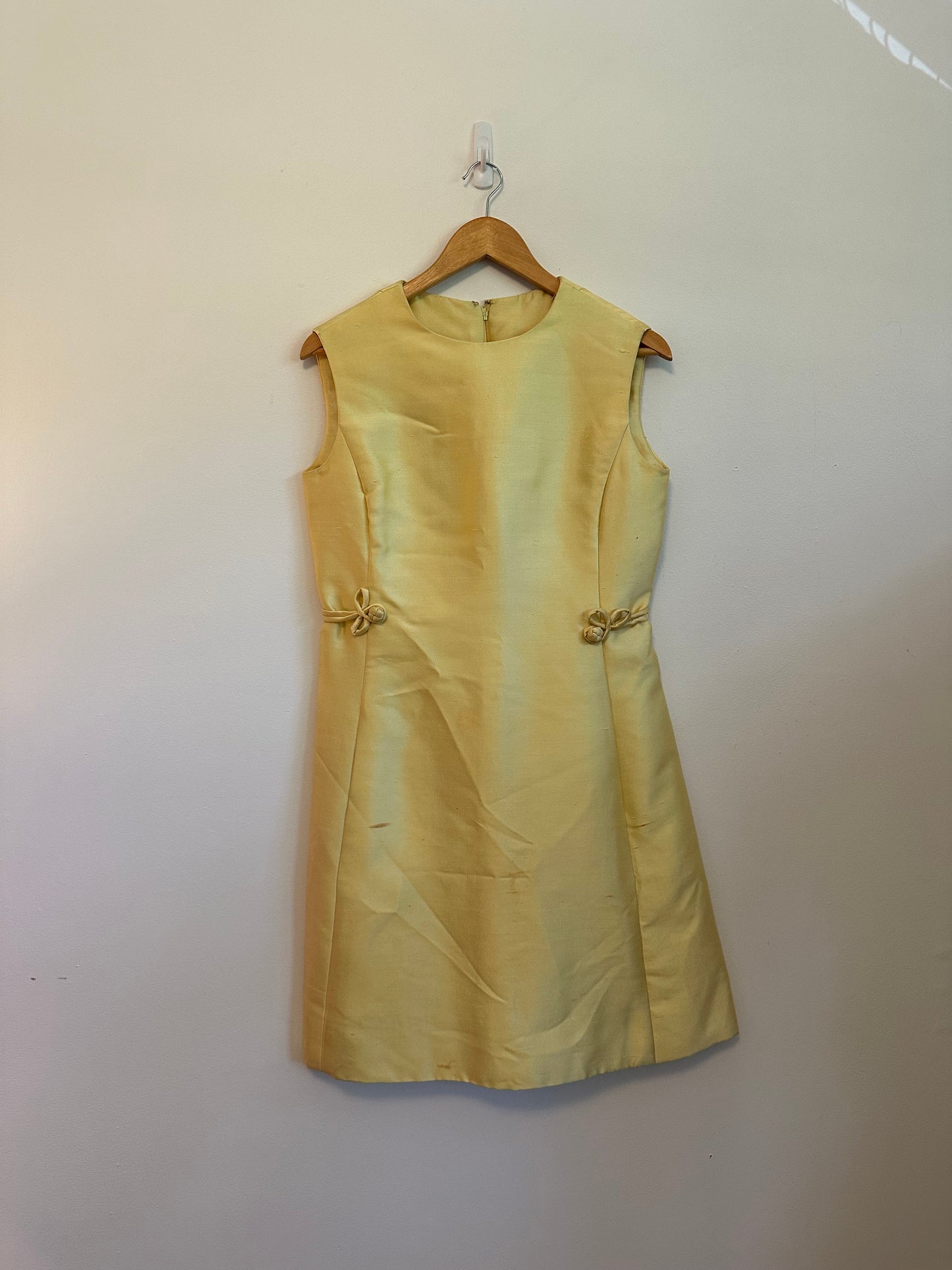 Vintage 1960s Butter Yellow Silk Shantung Sleeveless Shift Dress