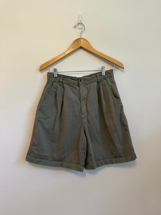 Vintage Gloria Vanderbilt Pleated Chino Shorts in Olive Green Cotton | Size 8