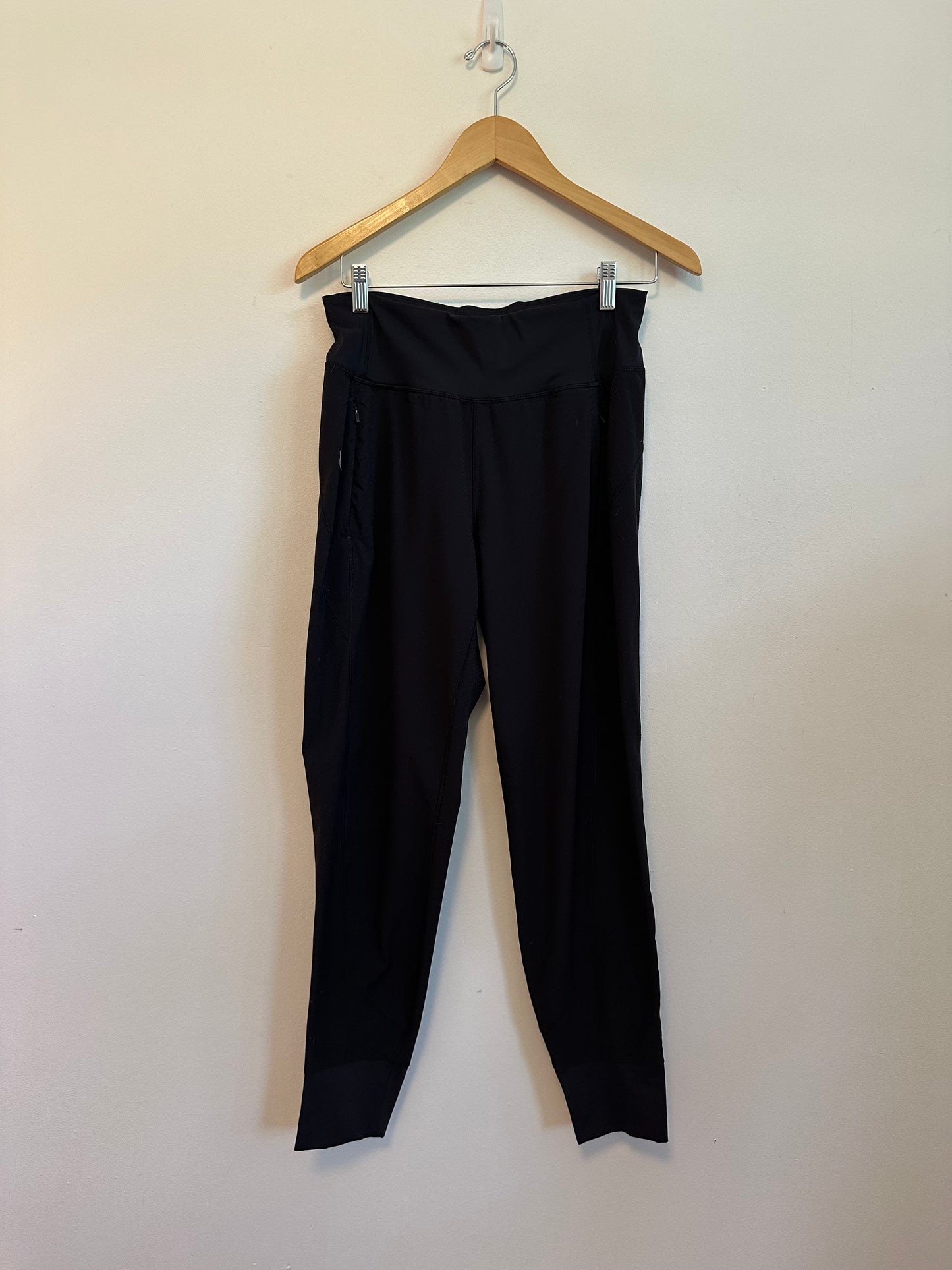 Athleta Distance High Rise Jogger Pants in Black | Size Small