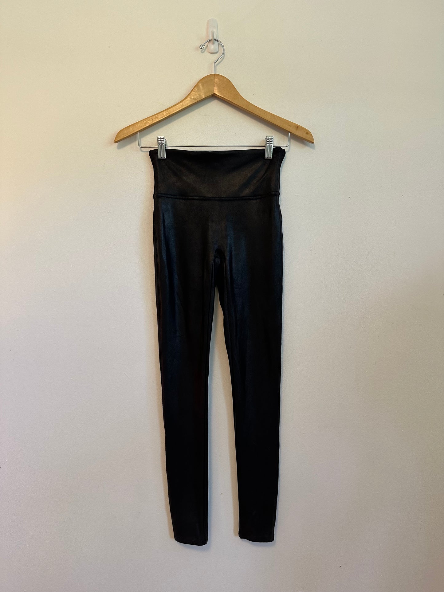 Spanx Faux Leather High Rise Compression Leggings in Very Black | Size Small