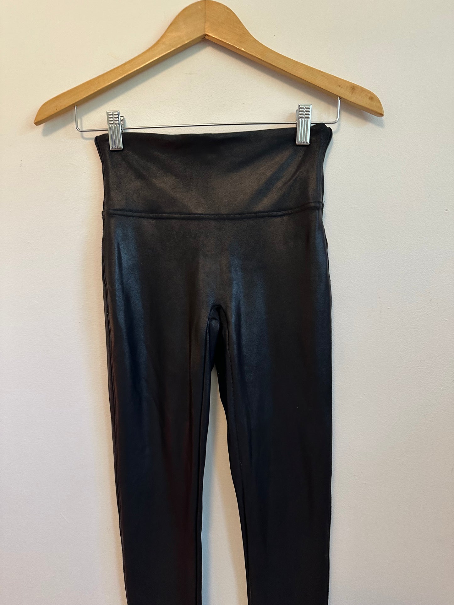 Spanx Faux Leather High Rise Compression Leggings in Very Black | Size Small
