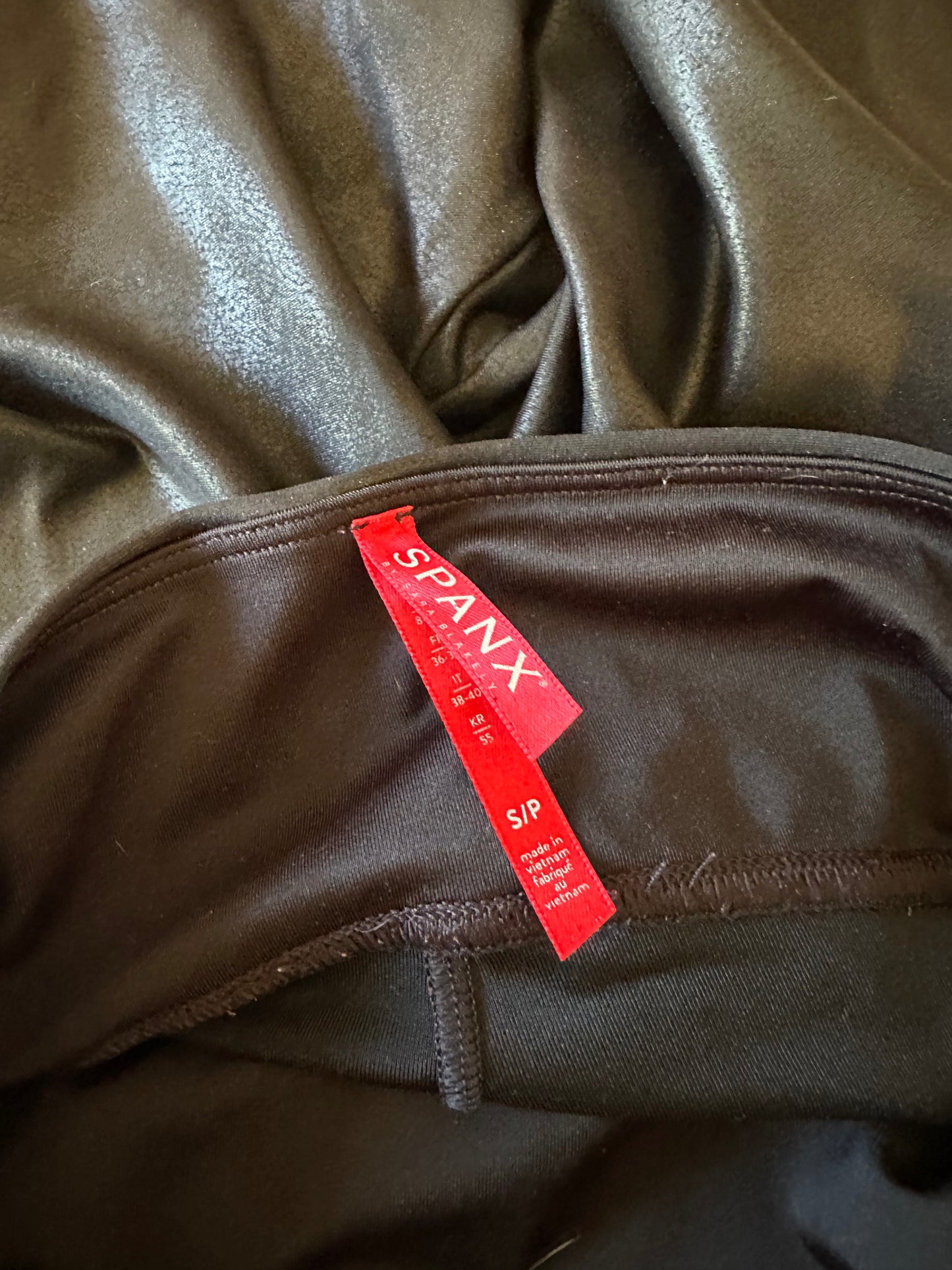Spanx Faux Leather High Rise Compression Leggings in Very Black | Size Small