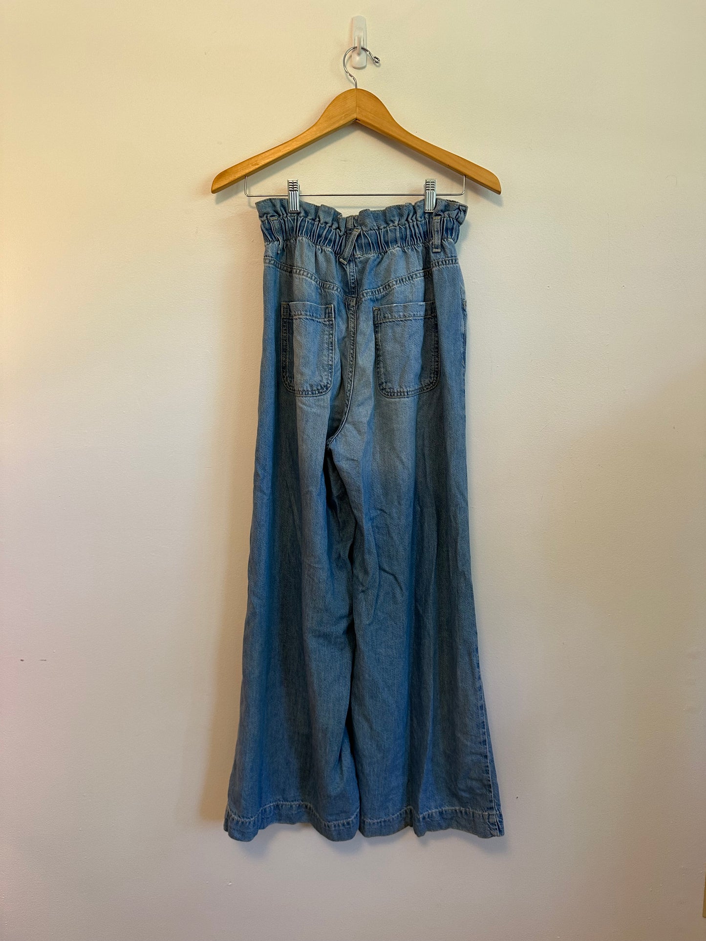 Pilcro x Anthropologie Paperbag Waist Wide Leg Light Wash Jeans | Size 27