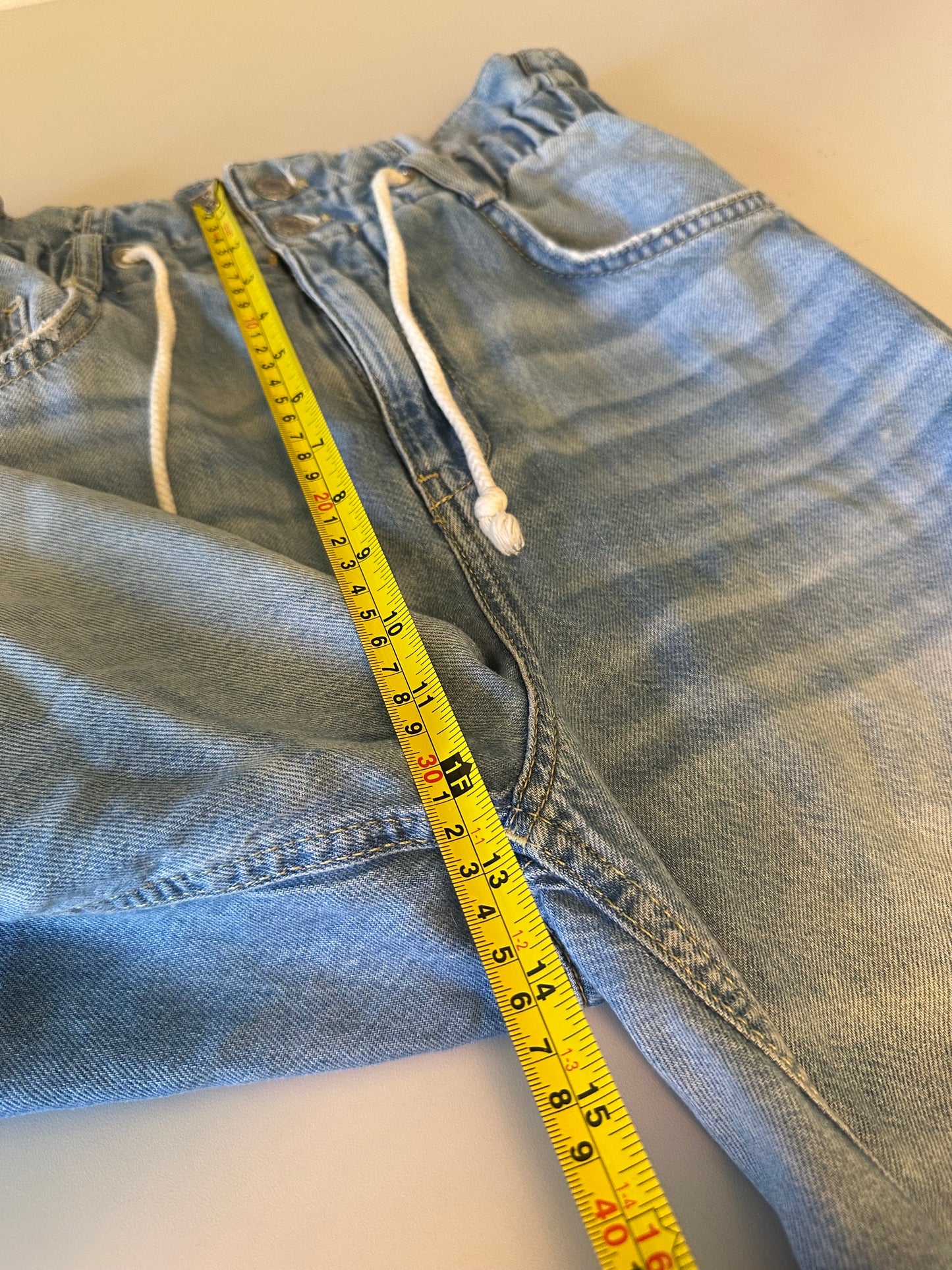 Pilcro x Anthropologie Paperbag Waist Wide Leg Light Wash Jeans | Size 27