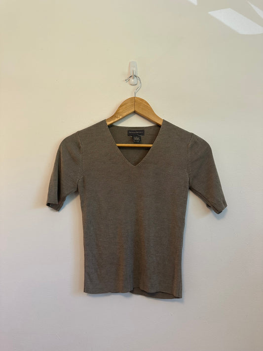 Banana Republic Silk Ribbed V-Neck Short Sleeve Sweater in Taupe | Size XS