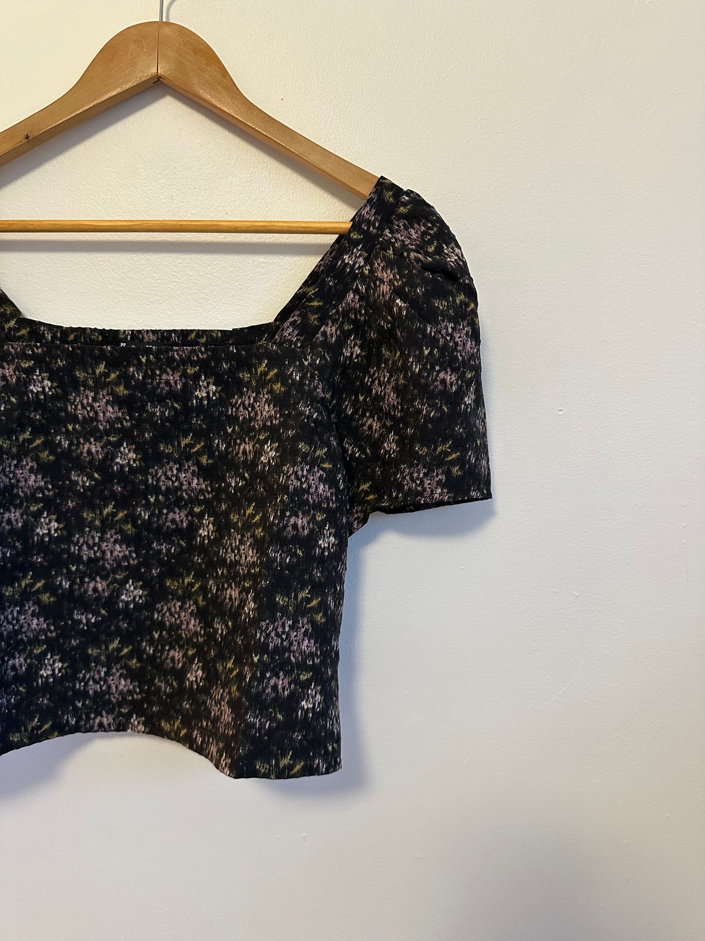 Madewell NWT Gemma Black Floral Smocked Back Crop Top | Size Small