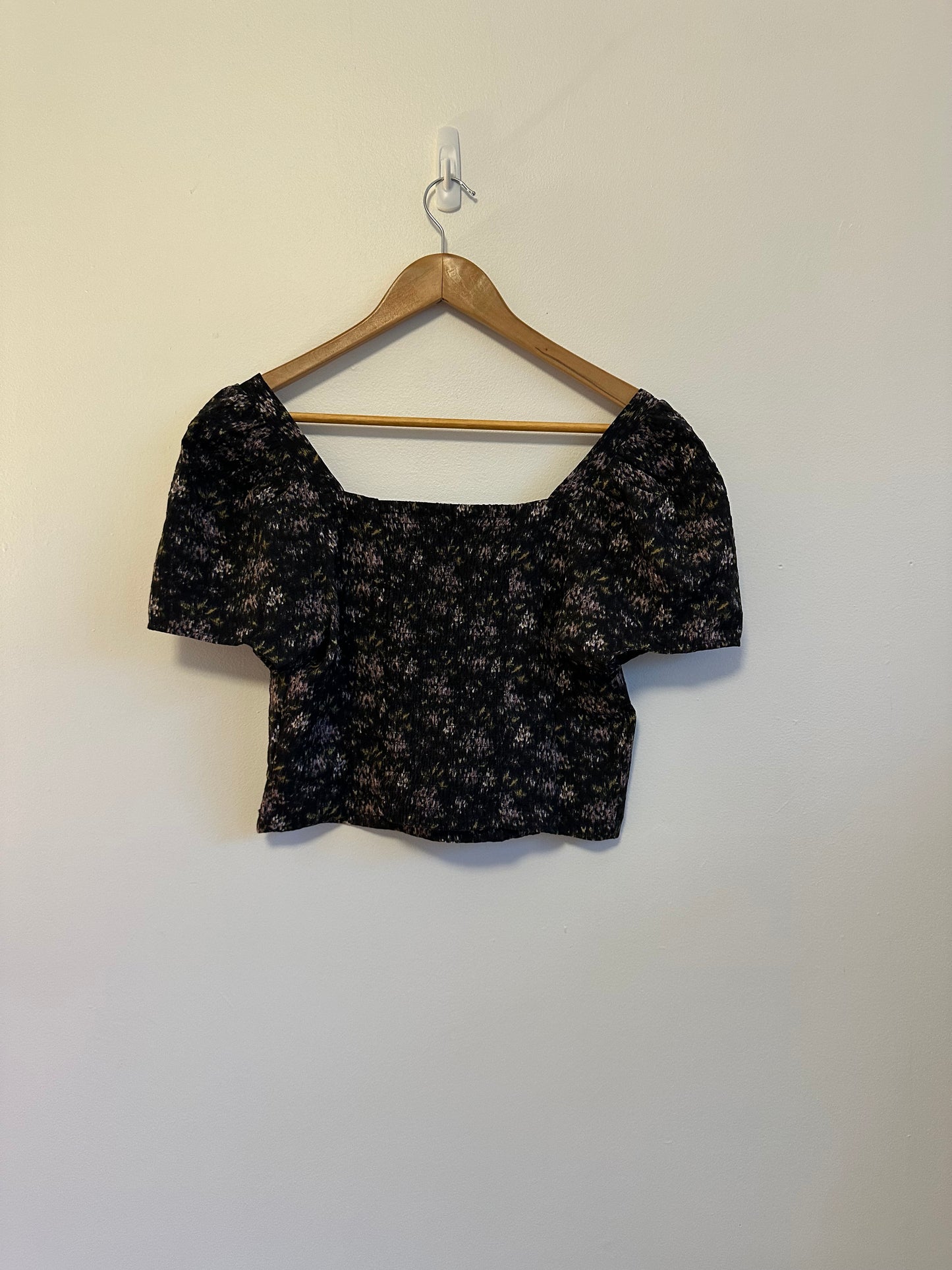 Madewell NWT Gemma Black Floral Smocked Back Crop Top | Size Small