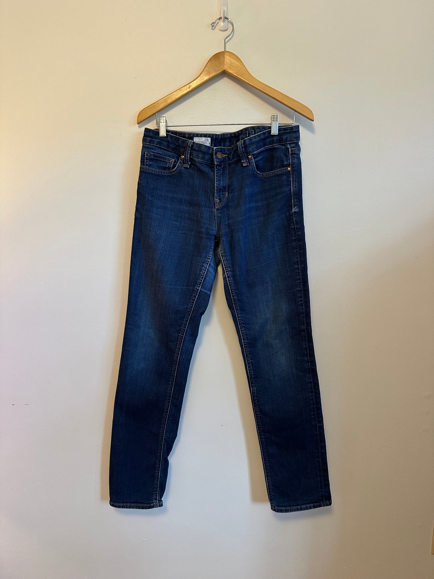 Gap 1969 Real Straight Jeans in Dark Wash Blue Stretch Denim | Size 29