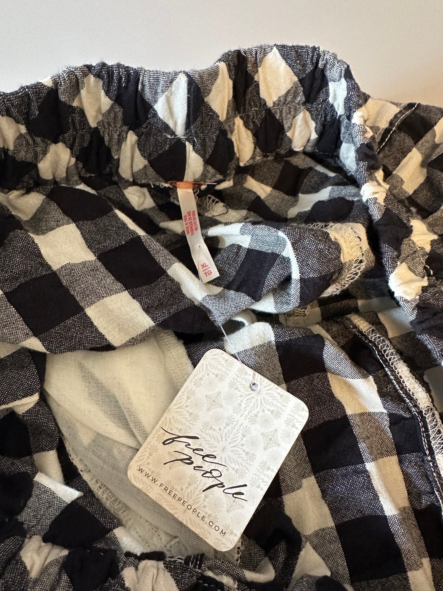 NWT Free People Get Free Seersucker Pull On Shorts in Black and White | Size XL