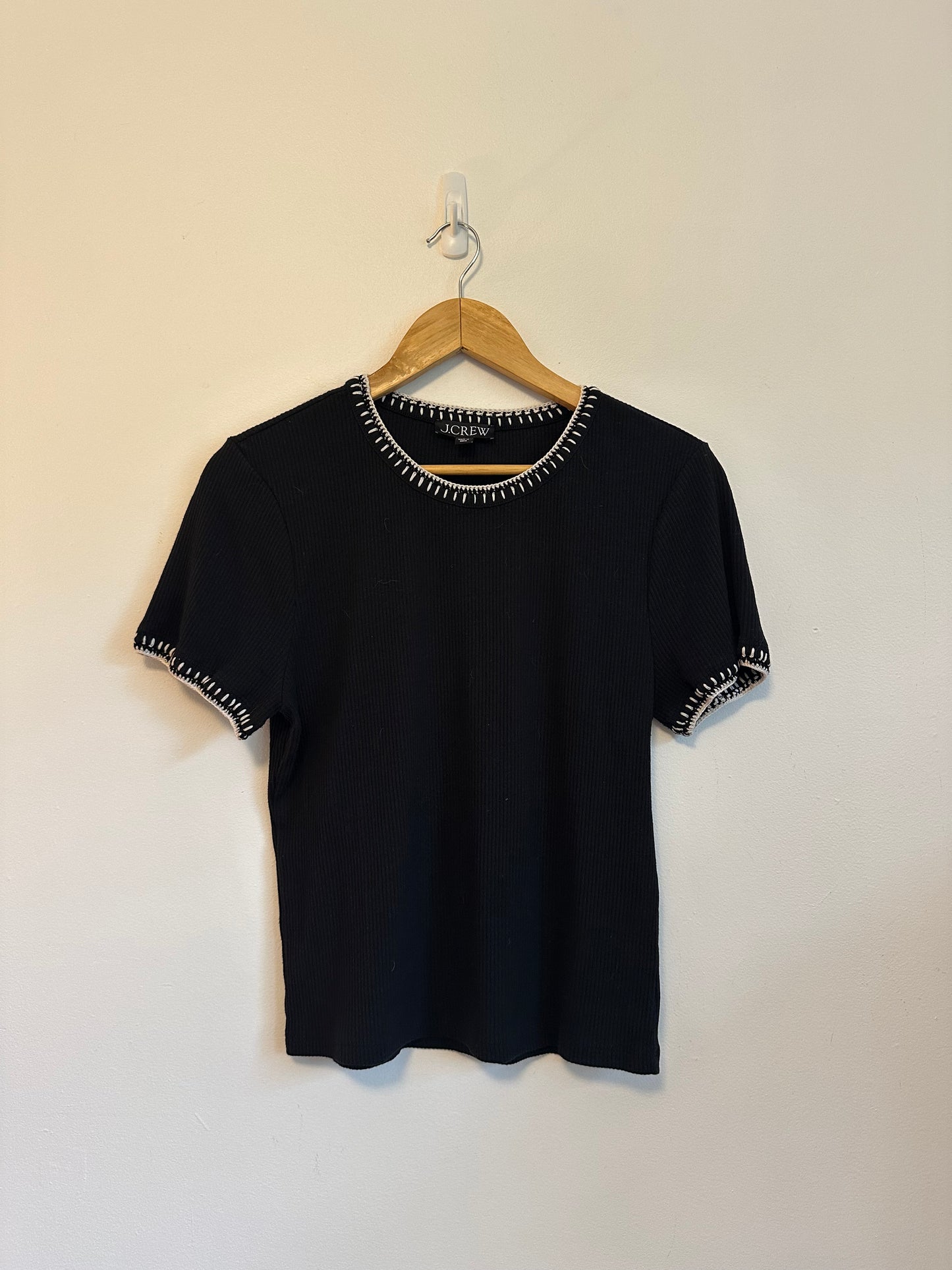 J. Crew Vintage Rib Shrunken T-Shirt with Contrast Stitch in Black | Size Large