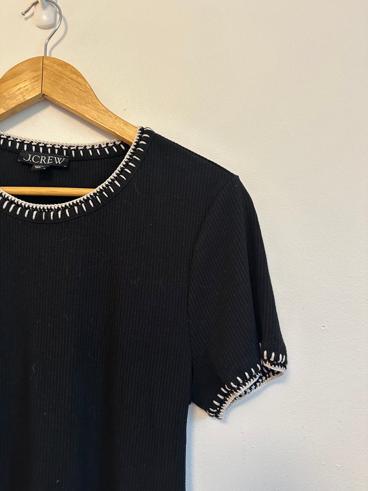 J. Crew Vintage Rib Shrunken T-Shirt with Contrast Stitch in Black | Size Large