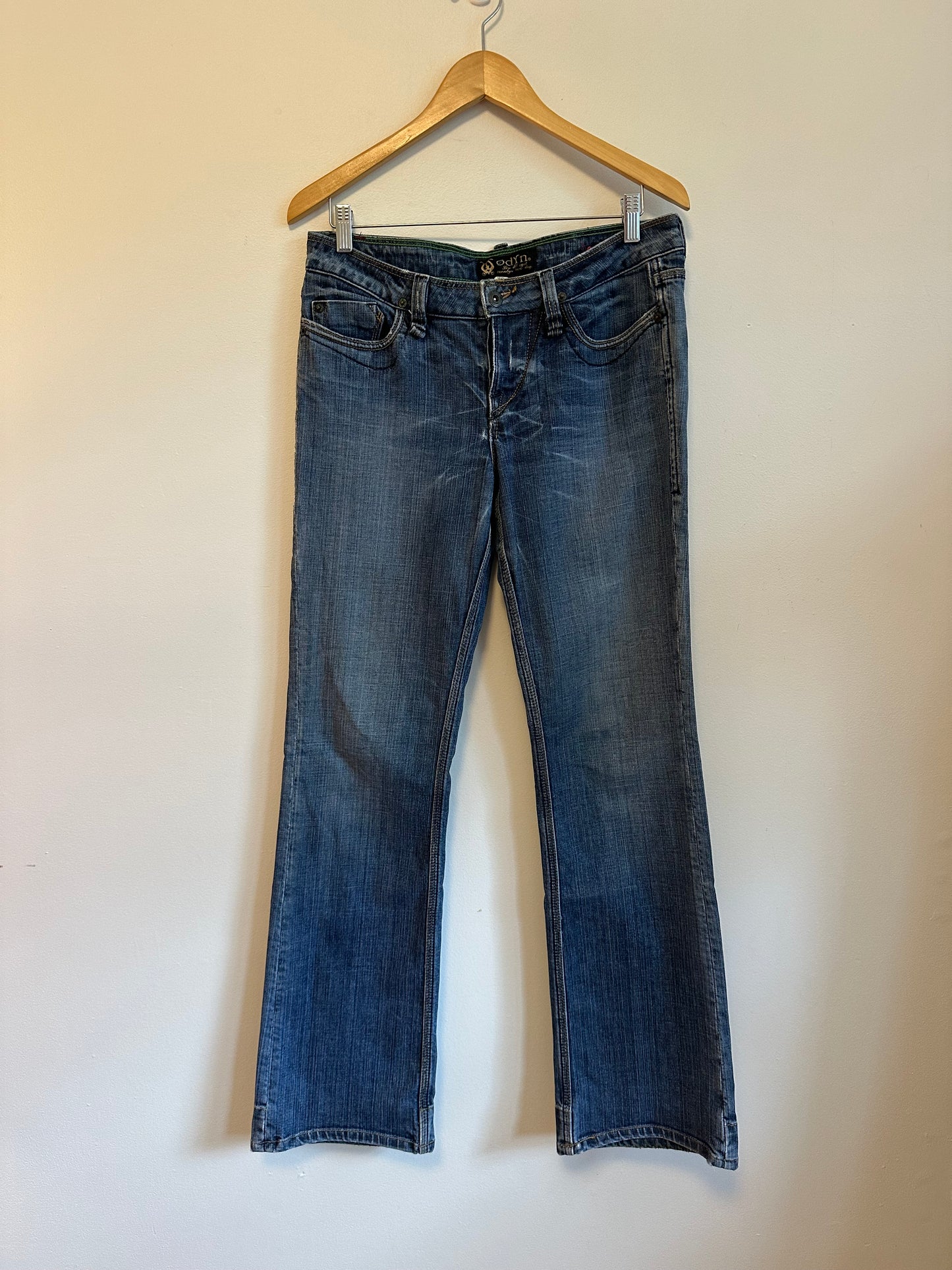 Odyn Low Rise Bootcut Jeans in Medium Wash Blue Denim | Size 30