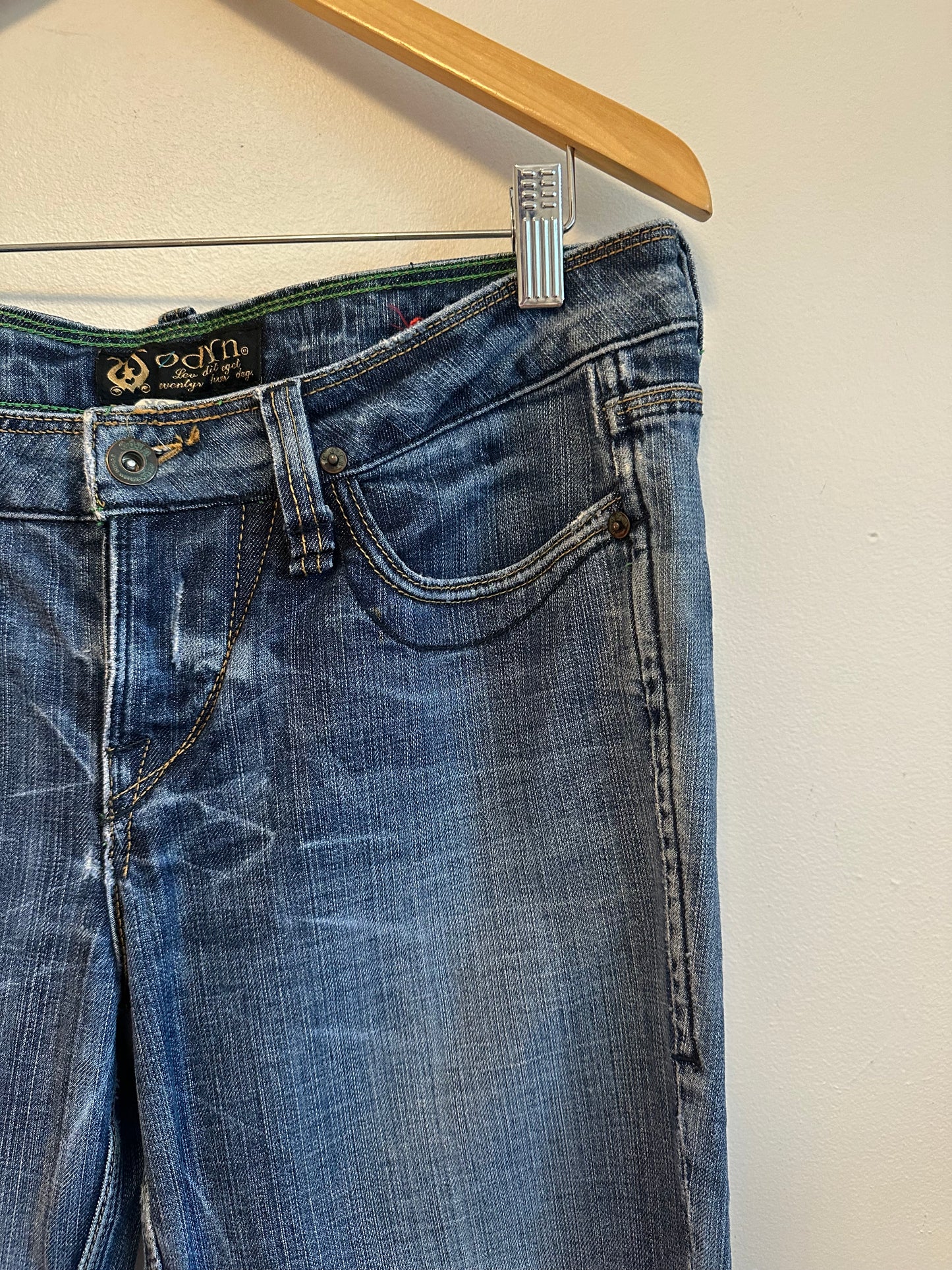 Odyn Low Rise Bootcut Jeans in Medium Wash Blue Denim | Size 30