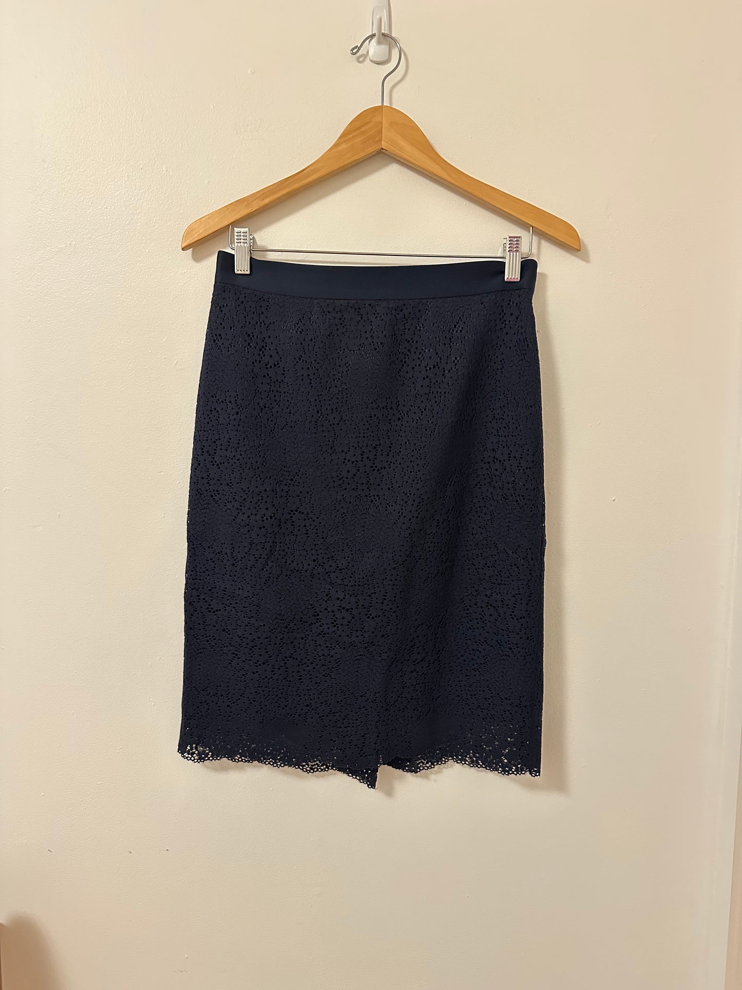 Ann Taylor Black Lace Cotton Blend Pencil Skirt | Size 2