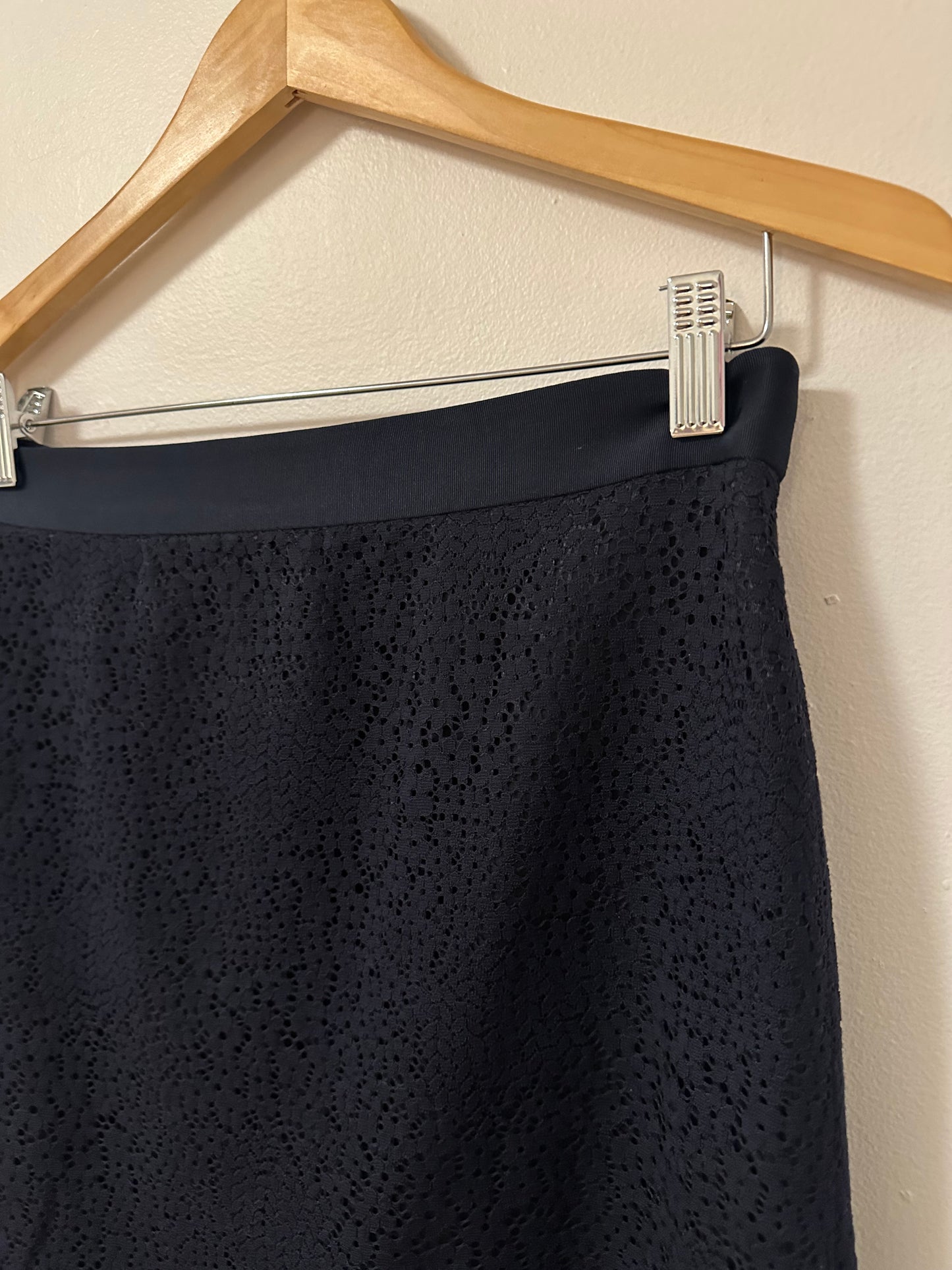 Ann Taylor Black Lace Cotton Blend Pencil Skirt | Size 2