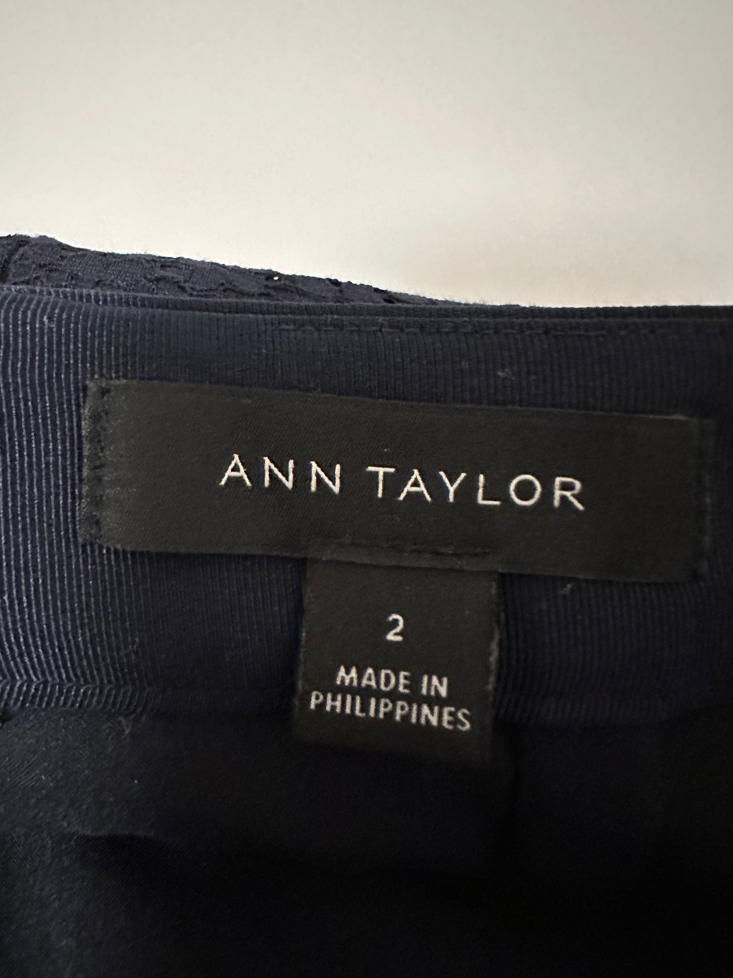 Ann Taylor Black Lace Cotton Blend Pencil Skirt | Size 2