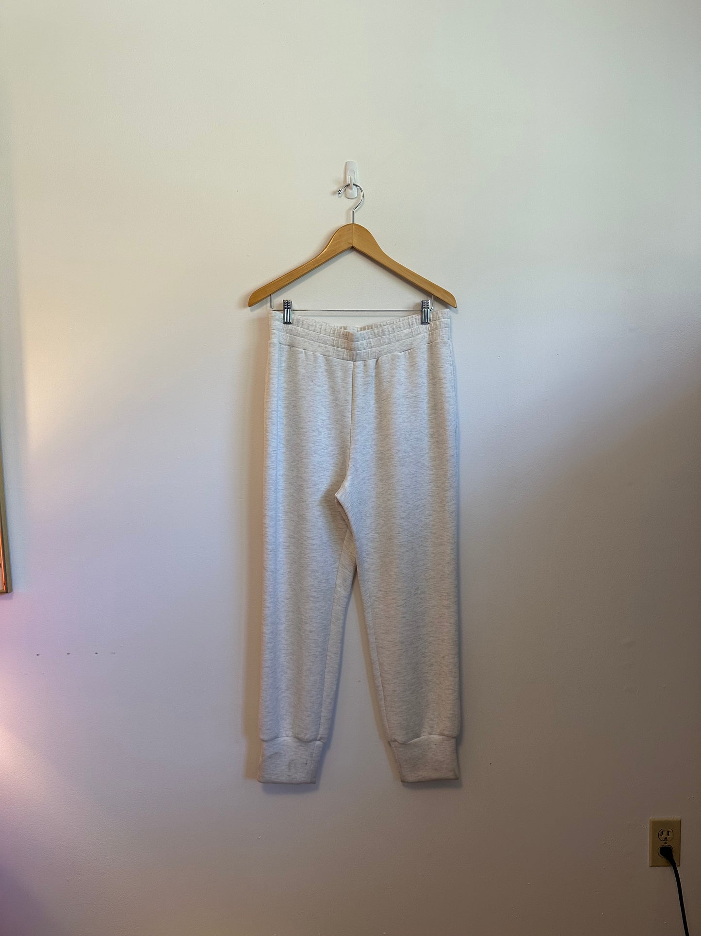 Varley NWT Slim Cuff Sweatpants in Ivory Gray Marl | Size Large