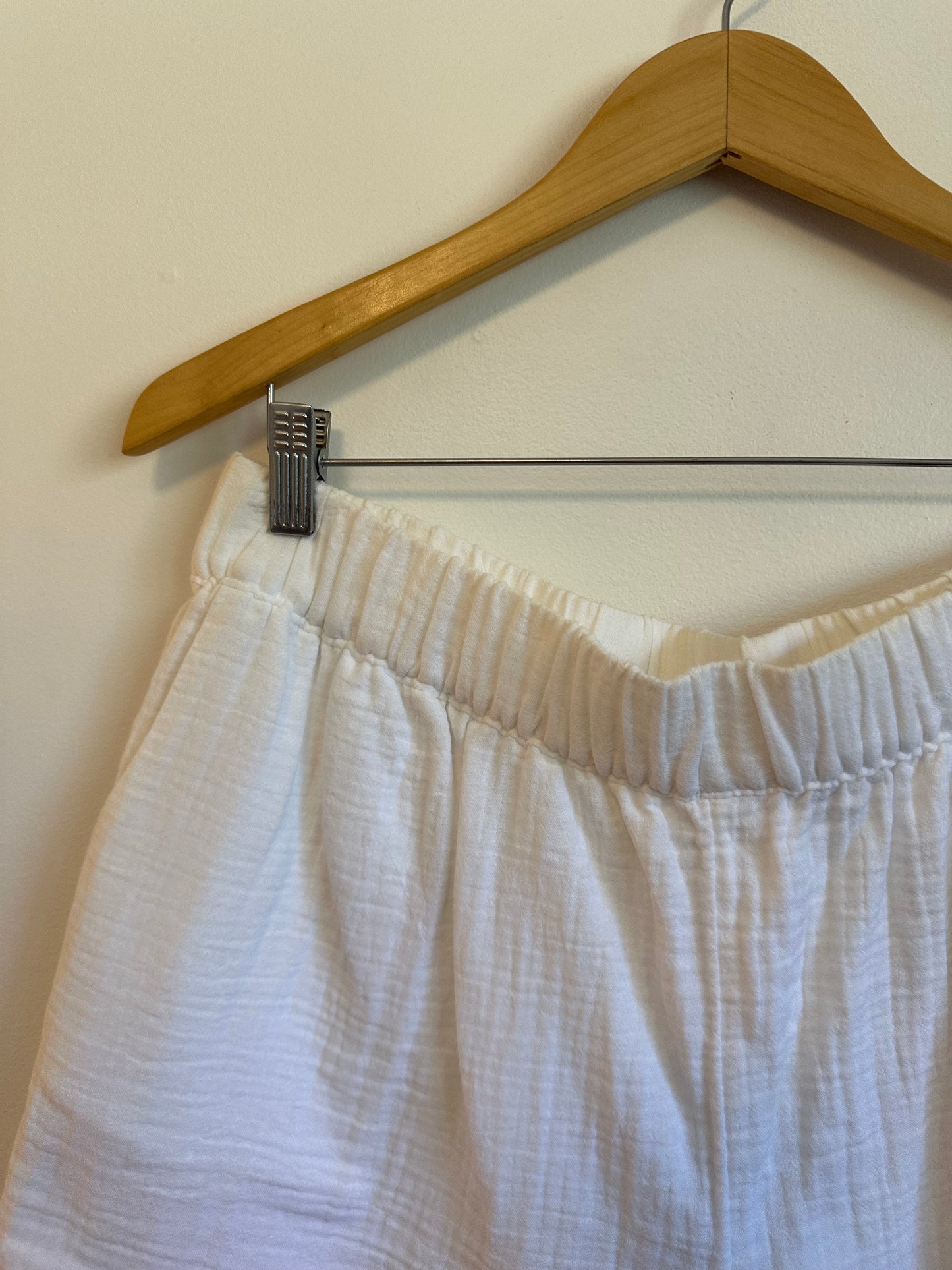 Southern Tide NWT Cotton Gauze Pull On Shorts in White | Size XL