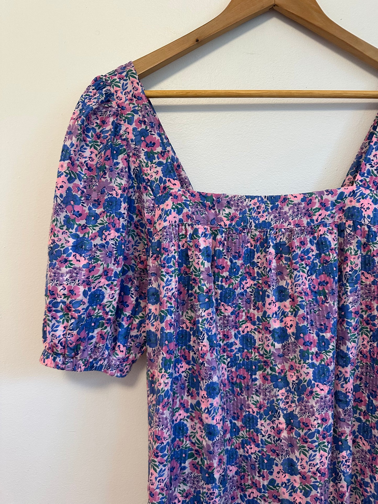 Vineyard Vines Blue and Pink Floral Seersucker Square Neck Dress | Size Small