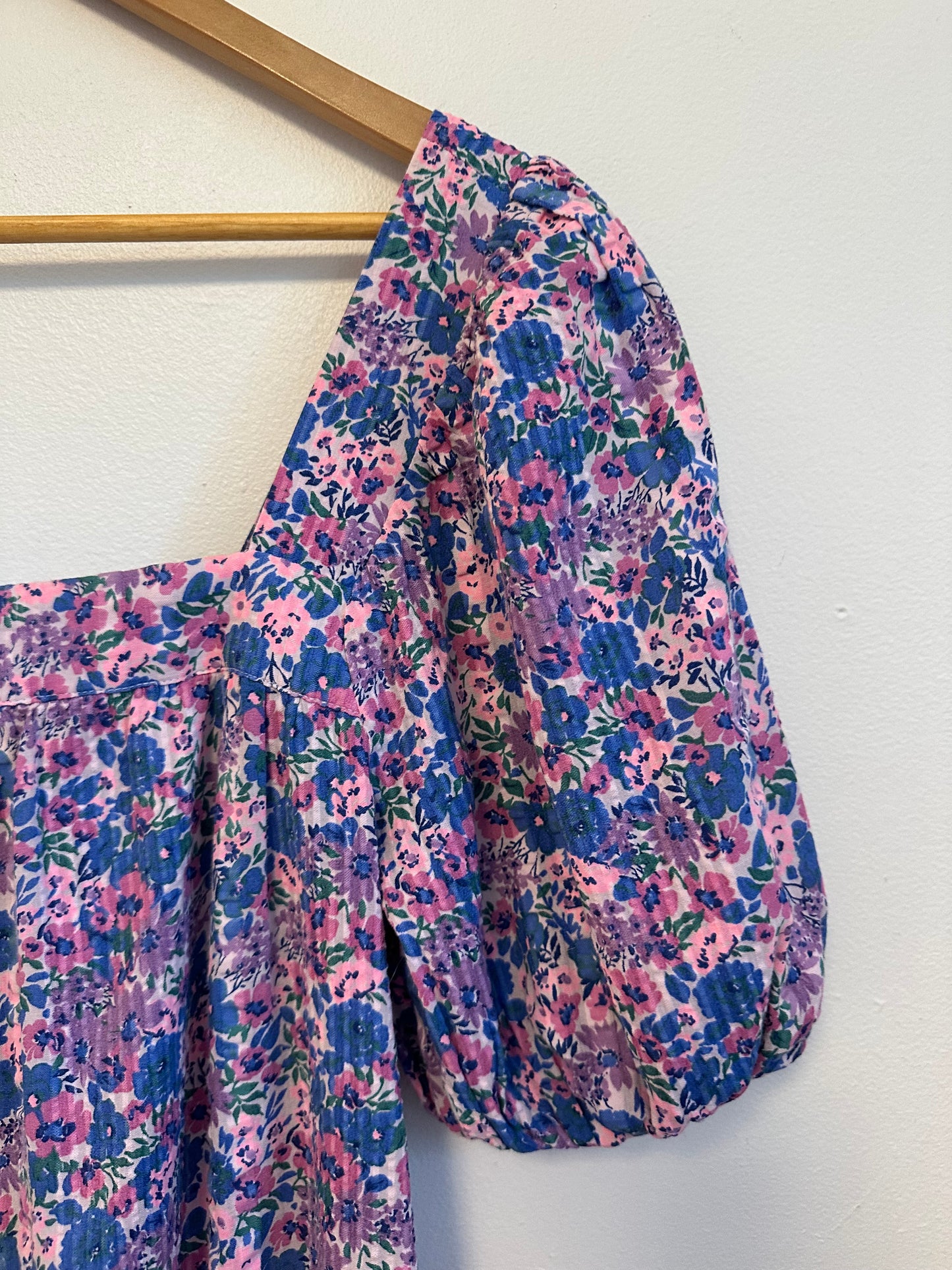 Vineyard Vines Blue and Pink Floral Seersucker Square Neck Dress | Size Small