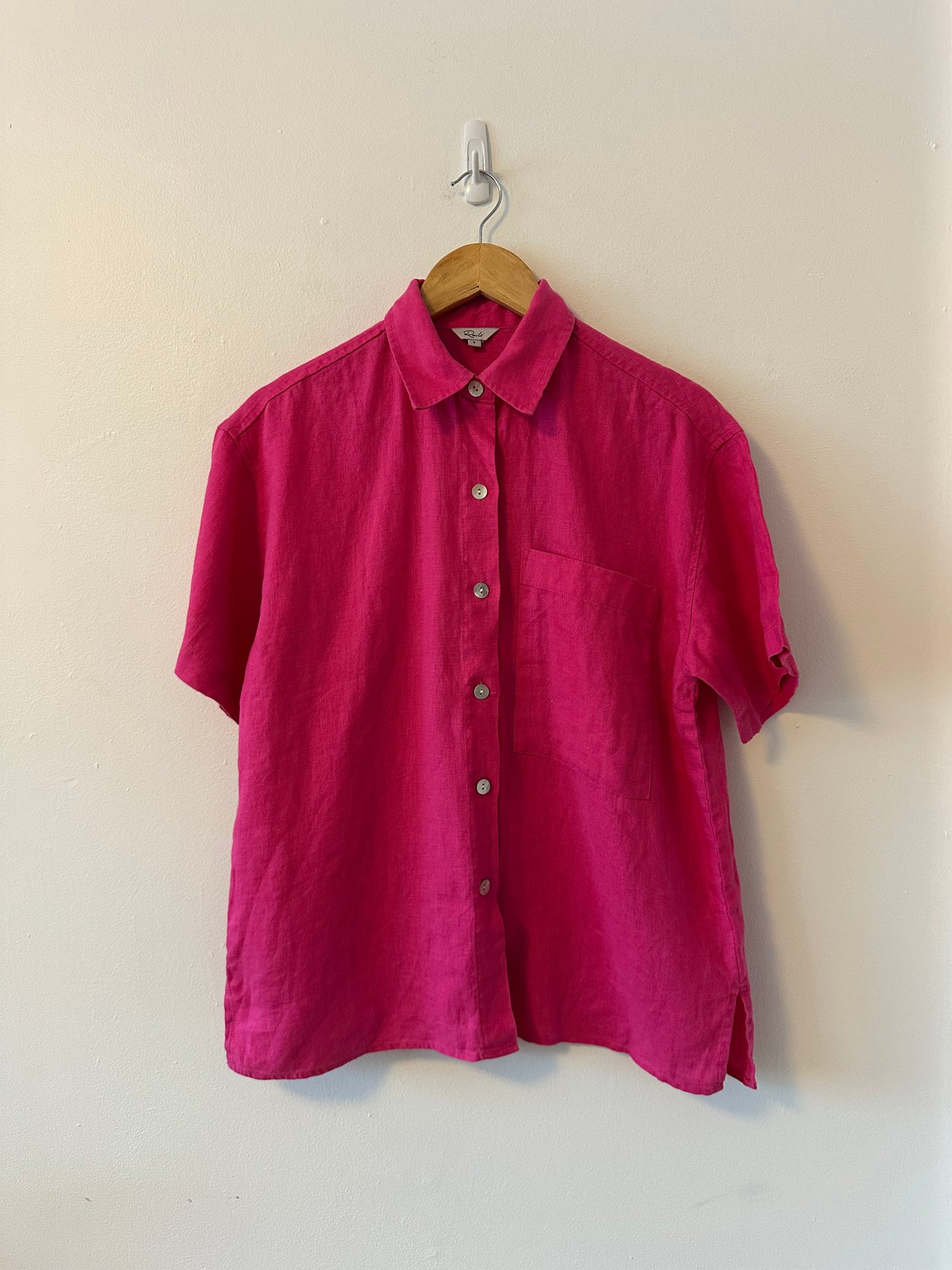 Rails Mackinley Linen Button Front Top in Raspberry Pink | Size Small
