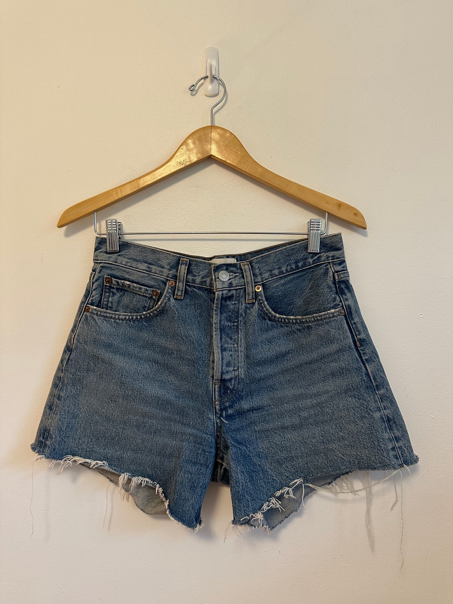 AGOLDE Parker Long High Rise Denim Jean Shorts in Medium Wash Blue | Size 25