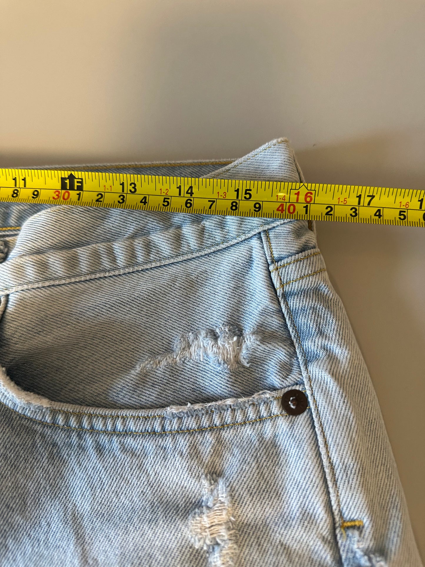 AGOLDE Dee High Rise Distressed Jean Shorts in Light Blue | Size 29