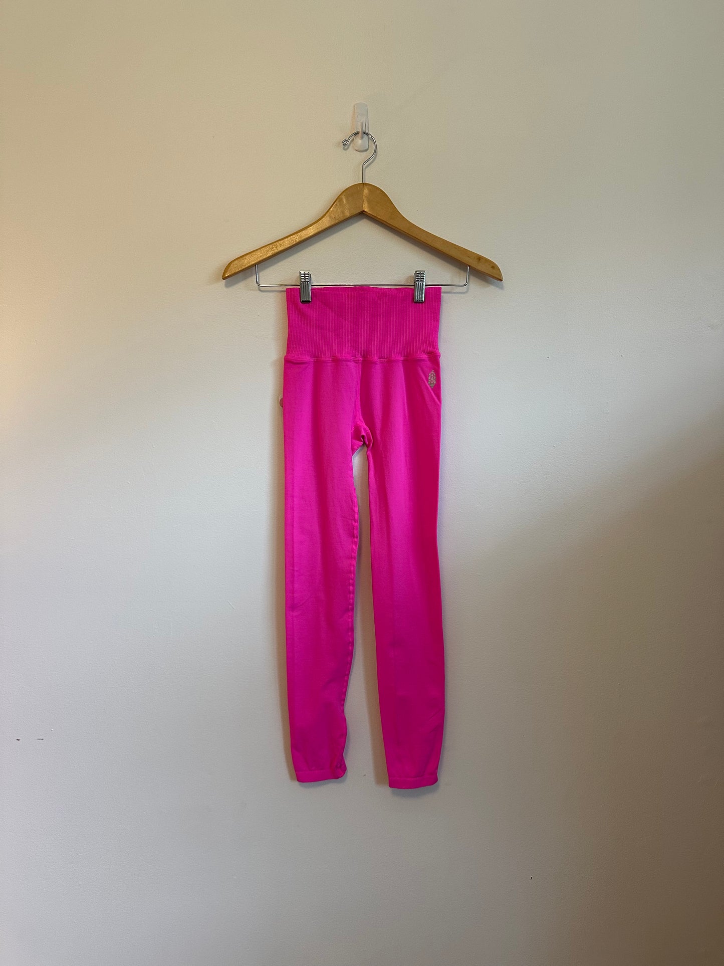 NWT Free People FP Movement Good Karma Leggings in Magenta | Size XS/S