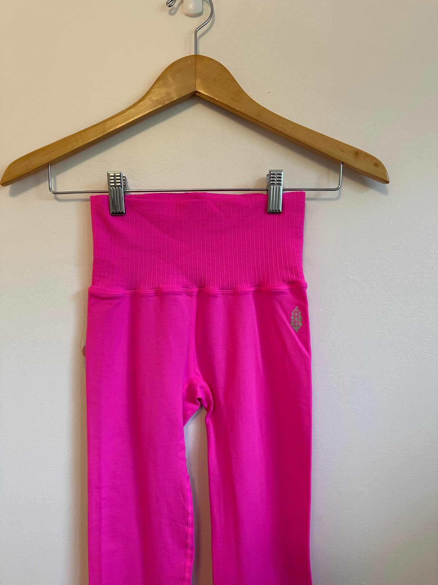 NWT Free People FP Movement Good Karma Leggings in Magenta | Size XS/S