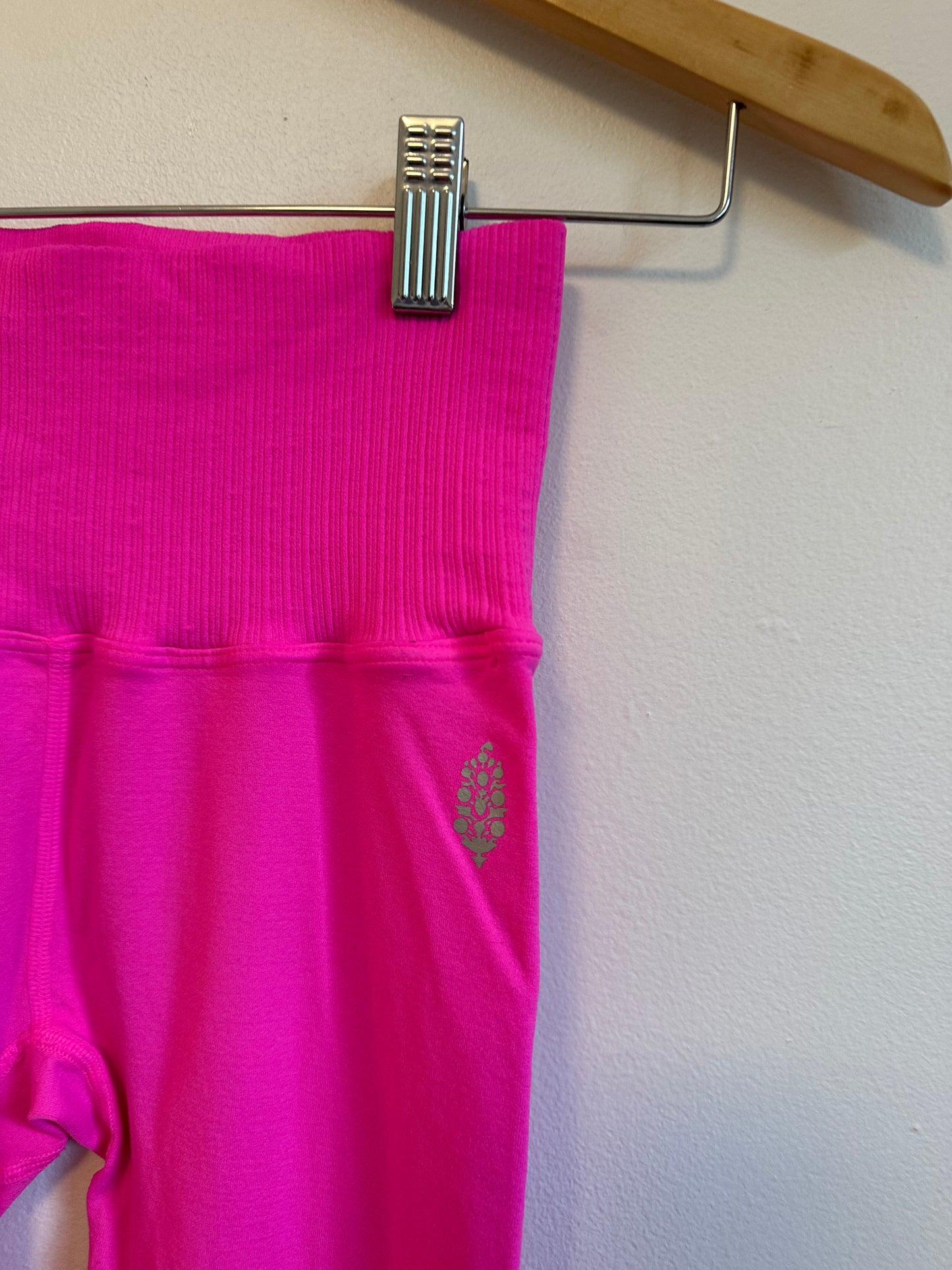 NWT Free People FP Movement Good Karma Leggings in Magenta | Size XS/S