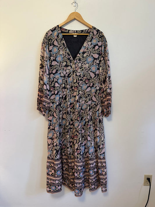 Billabong Adore You Long Sleeve Maxi Dress in Black Floral | Size Medium