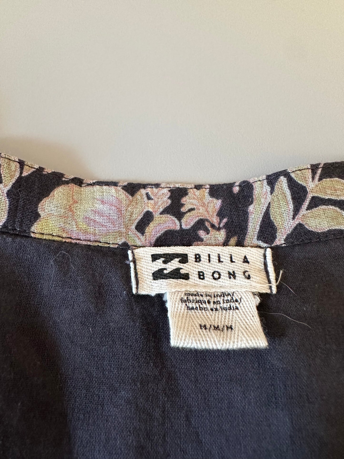 Billabong Adore You Long Sleeve Maxi Dress in Black Floral | Size Medium