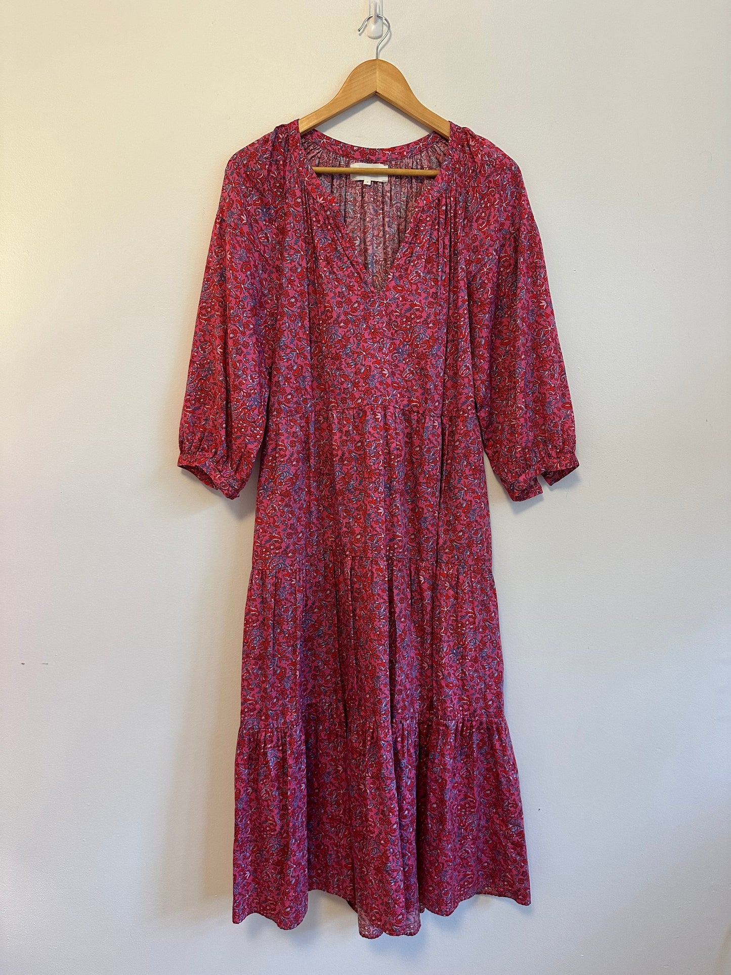 Xirena Pink Floral Paisley Cotton Tiered V-Neck Midi Dress | Size Small