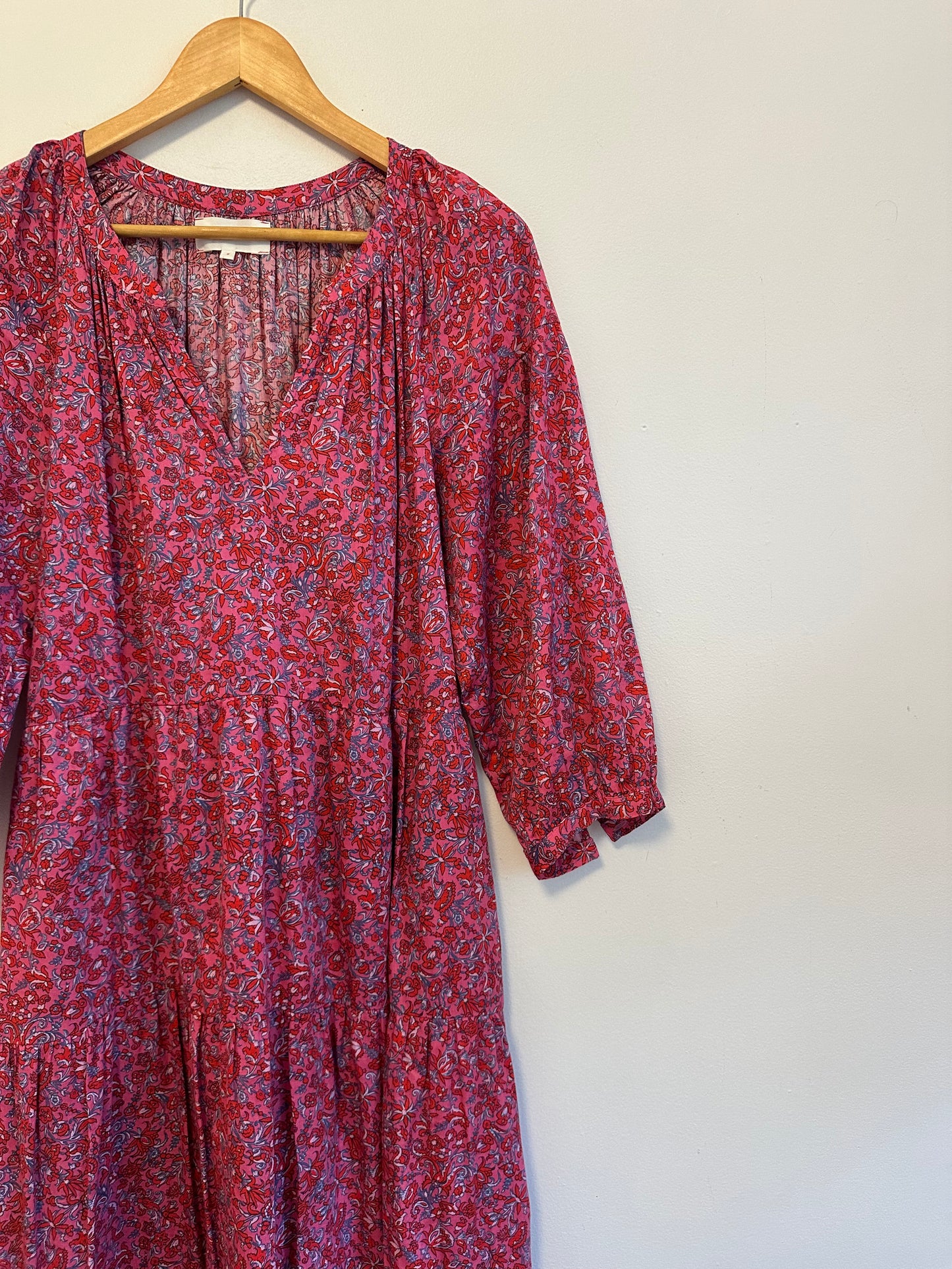Xirena Pink Floral Paisley Cotton Tiered V-Neck Midi Dress | Size Small