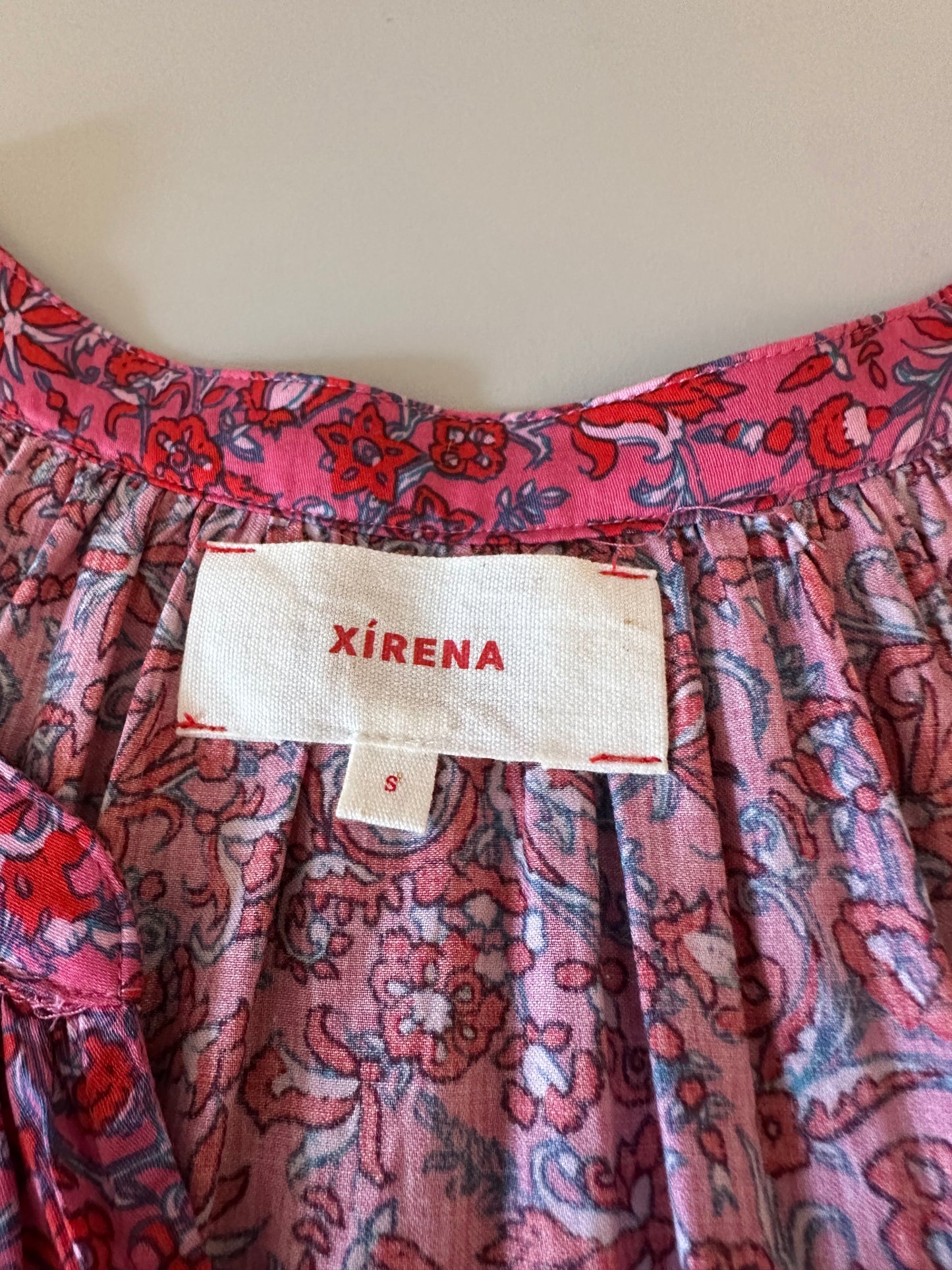 Xirena Pink Floral Paisley Cotton Tiered V-Neck Midi Dress | Size Small
