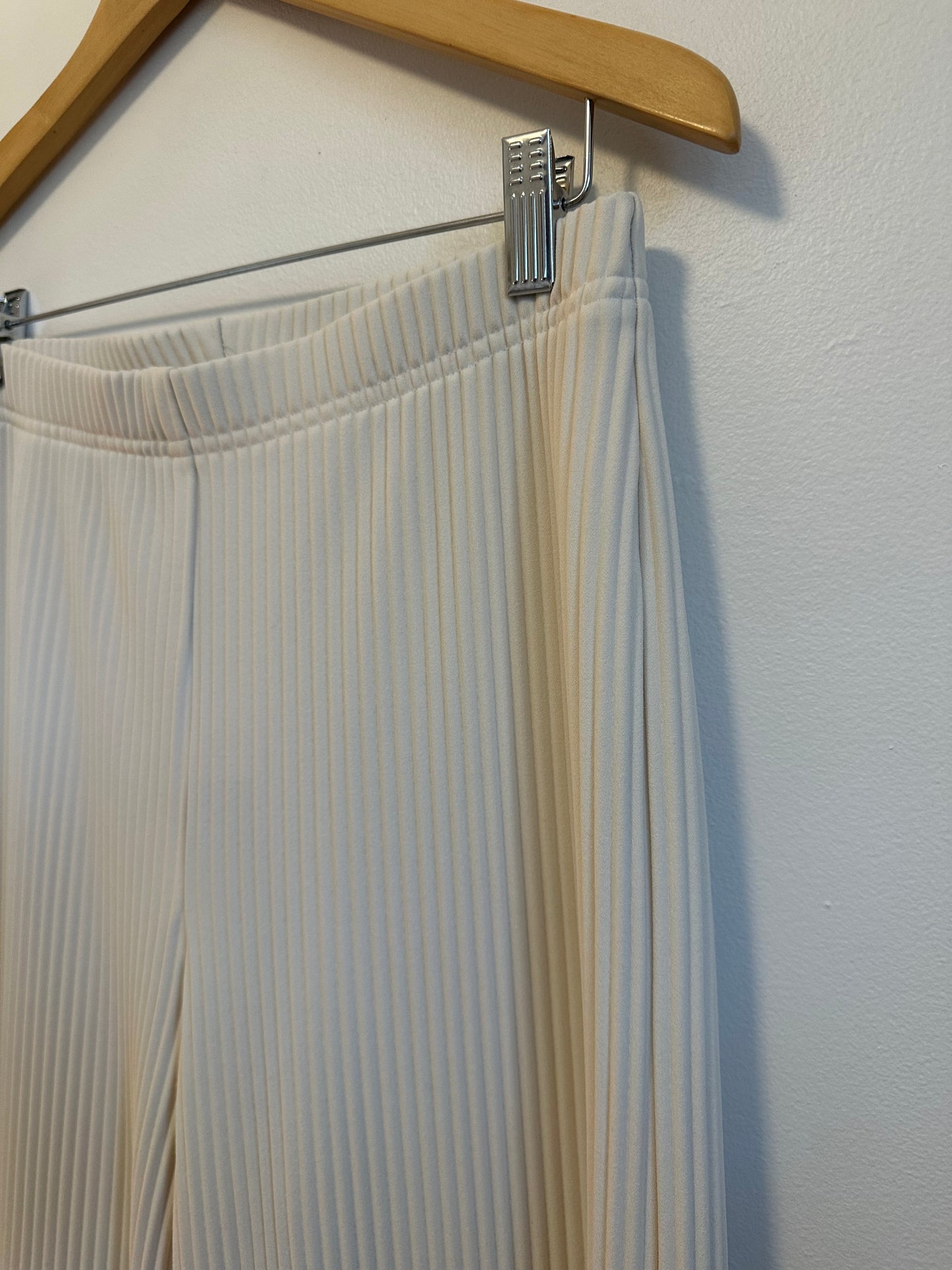 NWT Joseph Ribkoff Pleated Wide-Leg Pants in Birch | Size 6