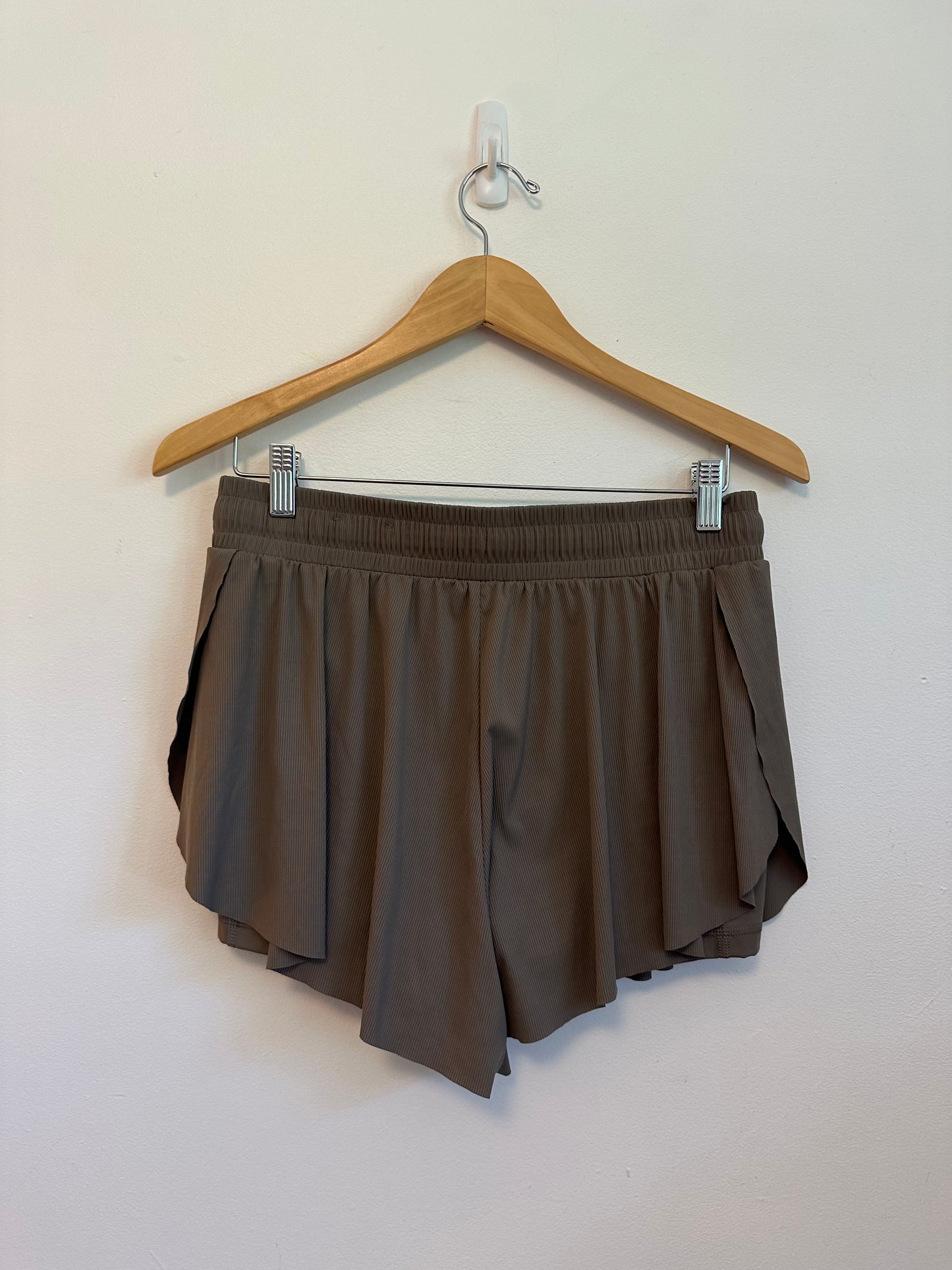 Joylab Mid-Rise Double Layer Flowy Run Shorts in Brown | Size Medium