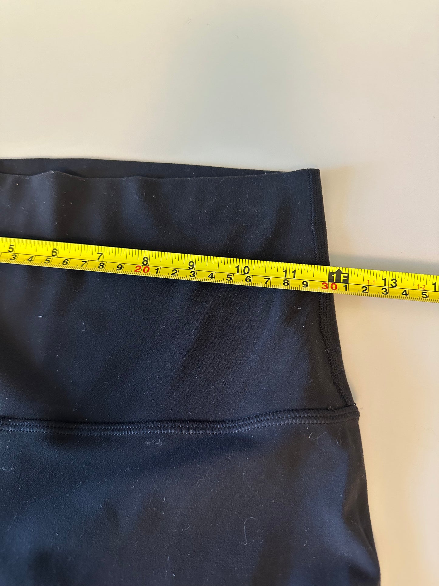 Lululemon Align 9" Bike Shorts in Black | Size 6