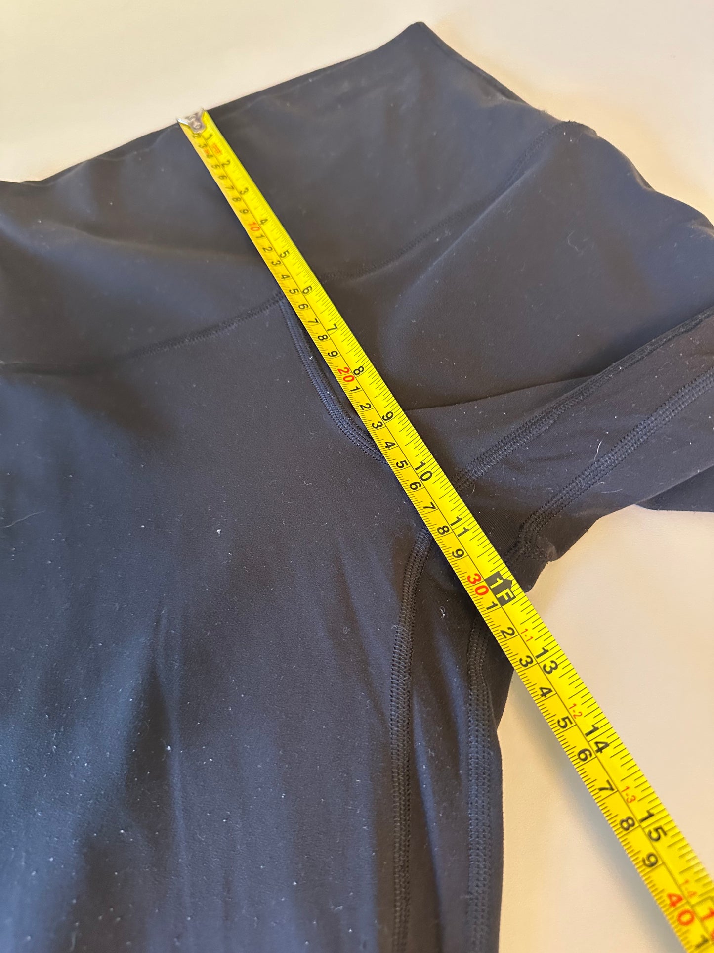 Lululemon Align 9" Bike Shorts in Black | Size 6