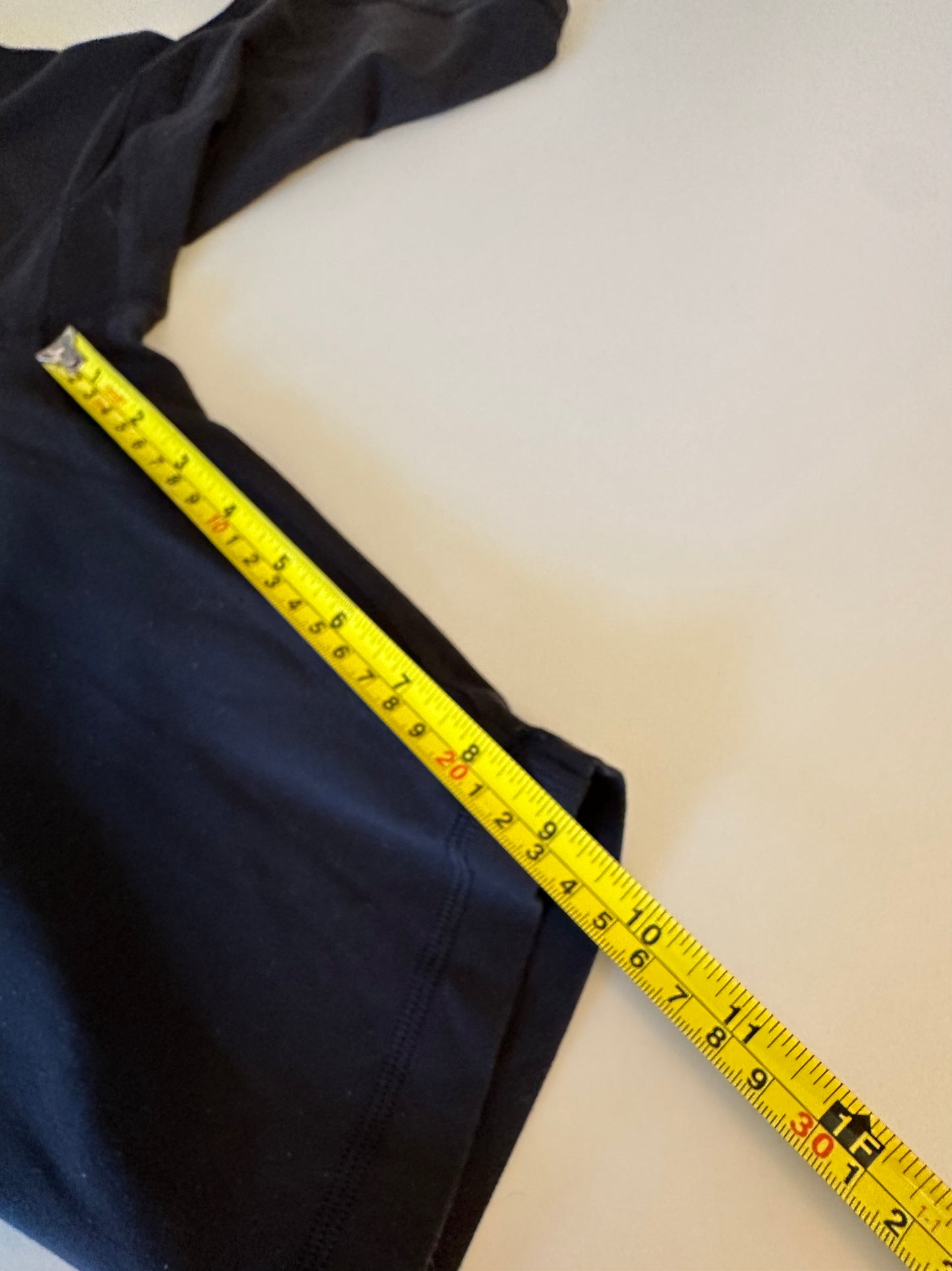 Lululemon Align 9" Bike Shorts in Black | Size 6