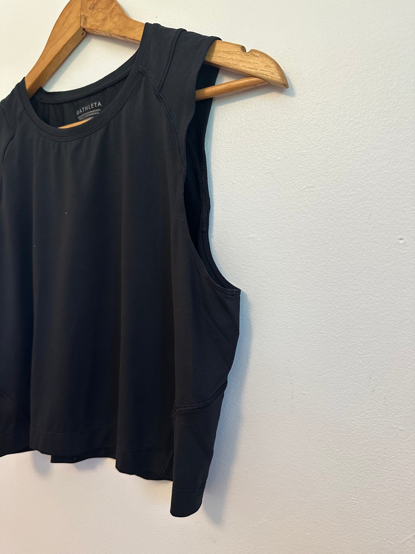 Athleta Cropped Black Tank Top | Size Large