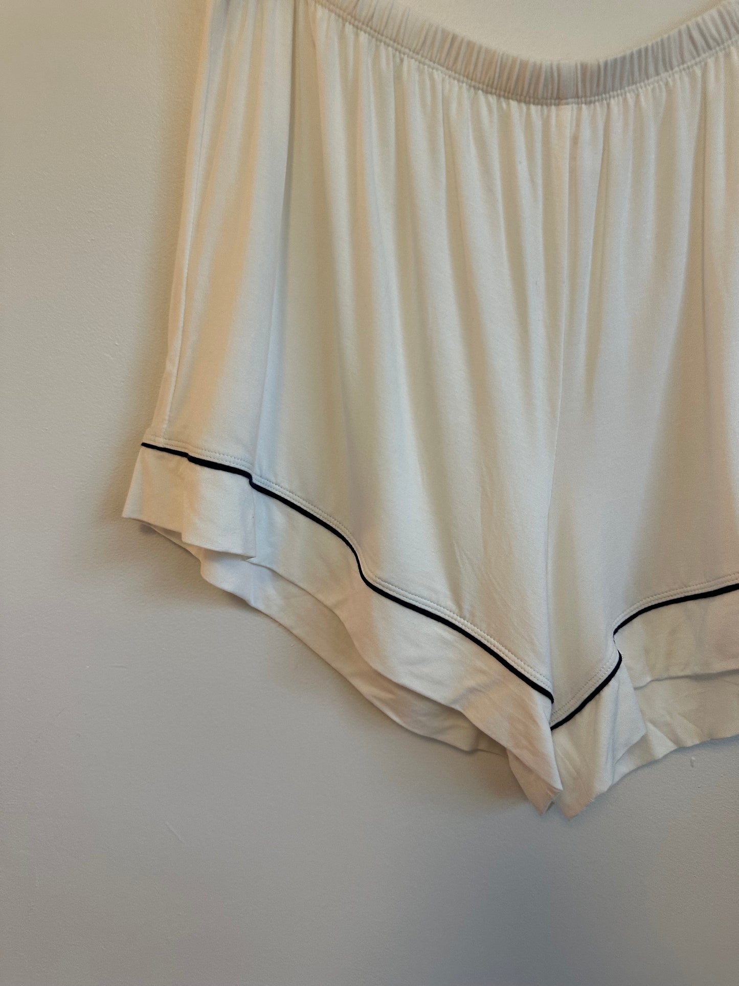 NWT Eberjey Gisele Modal Relaxed Short PJ Set in Pure Ivory and Navy | Size XL